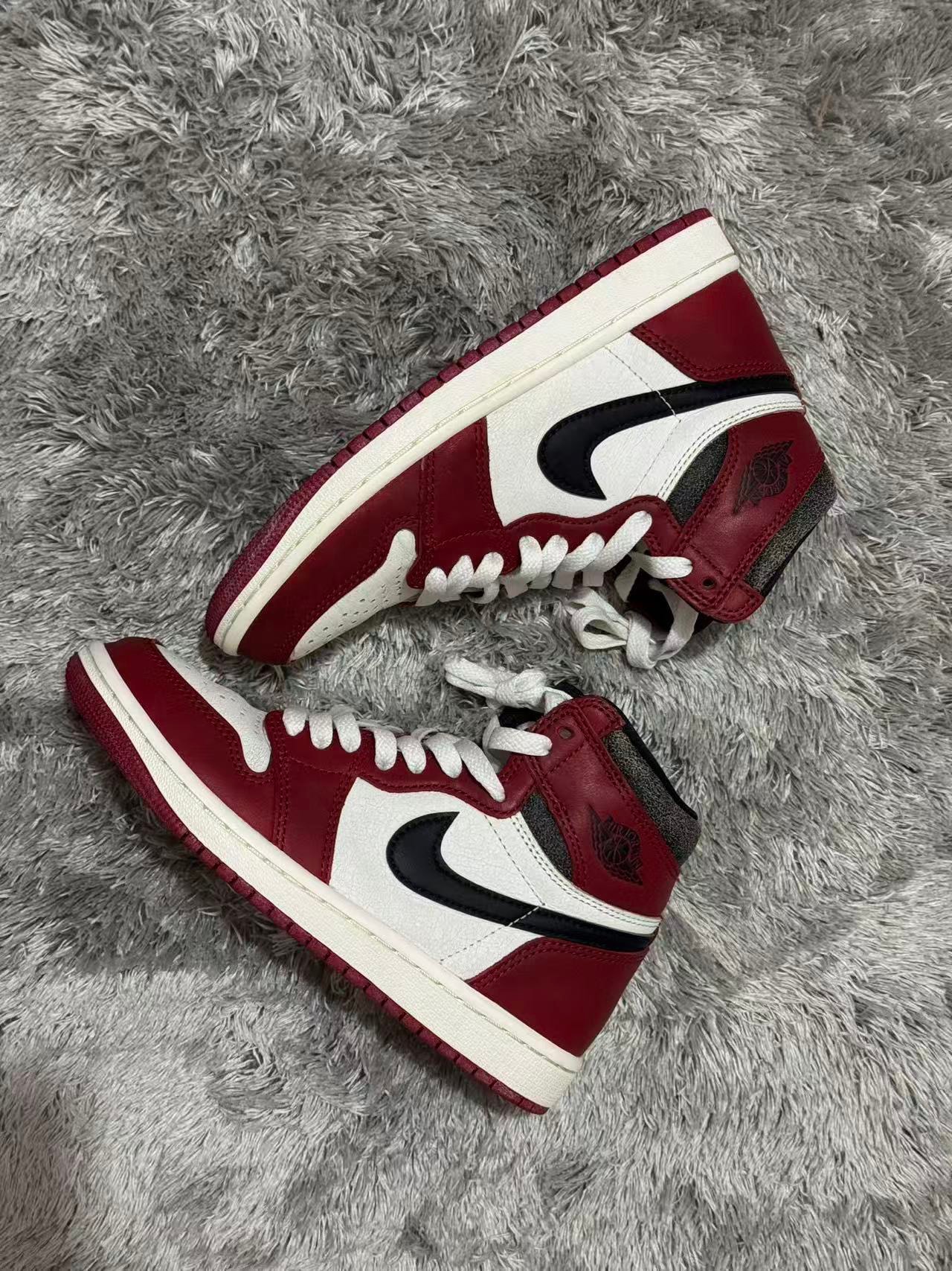 Nike Air Jordan 1 High OG "Lost & Found/Chicago"