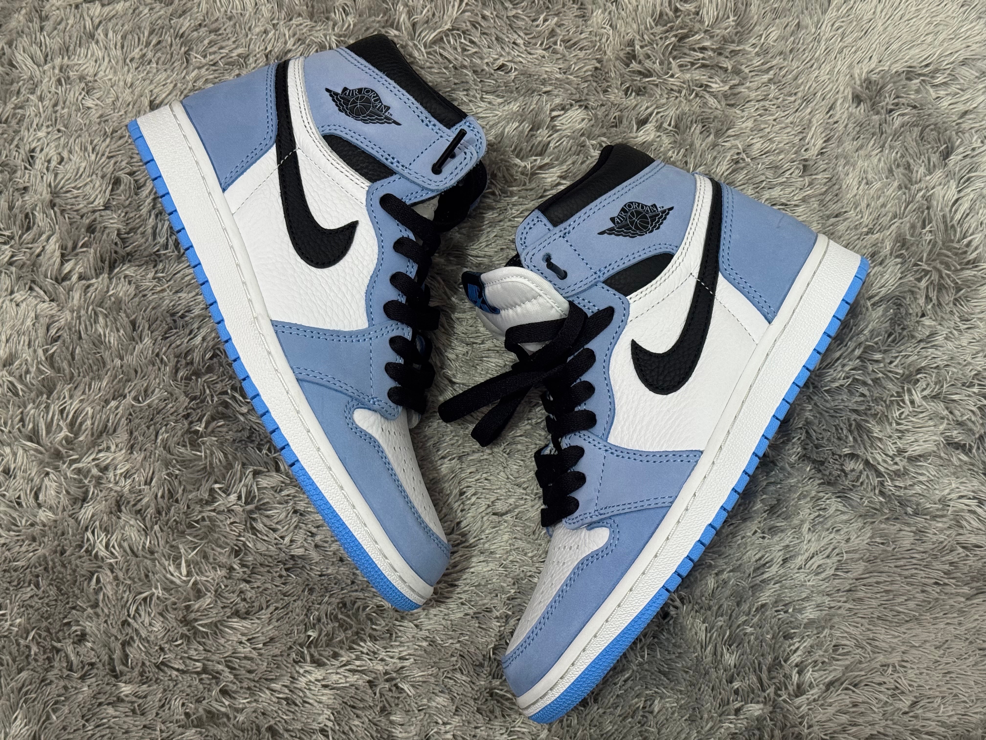 Nike Air Jordan 1 High OG "University Blue"