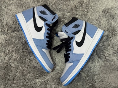 Nike Air Jordan 1 High OG "University Blue"