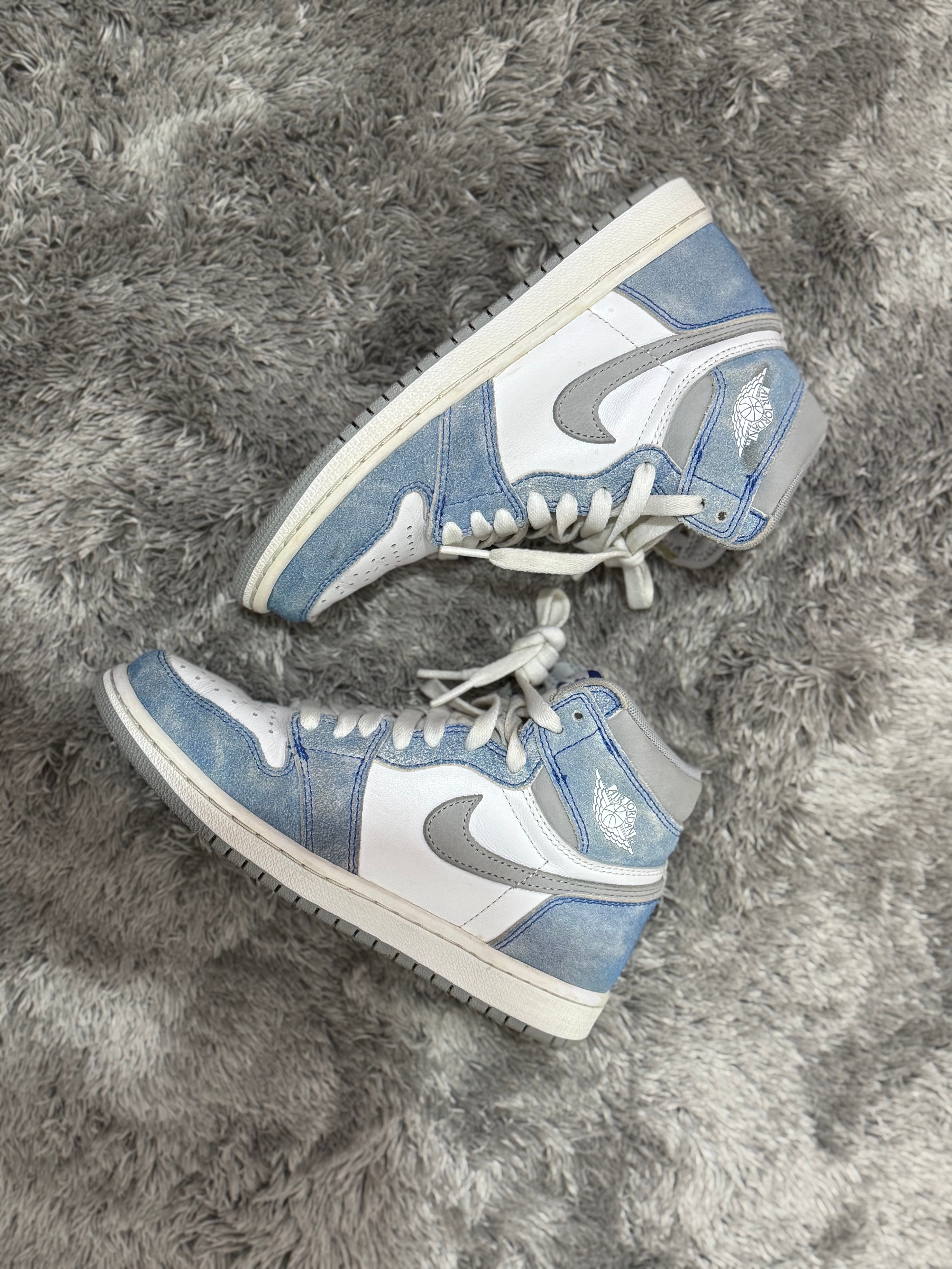 Nike Air Jordan 1 High OG "Hyper Royal"