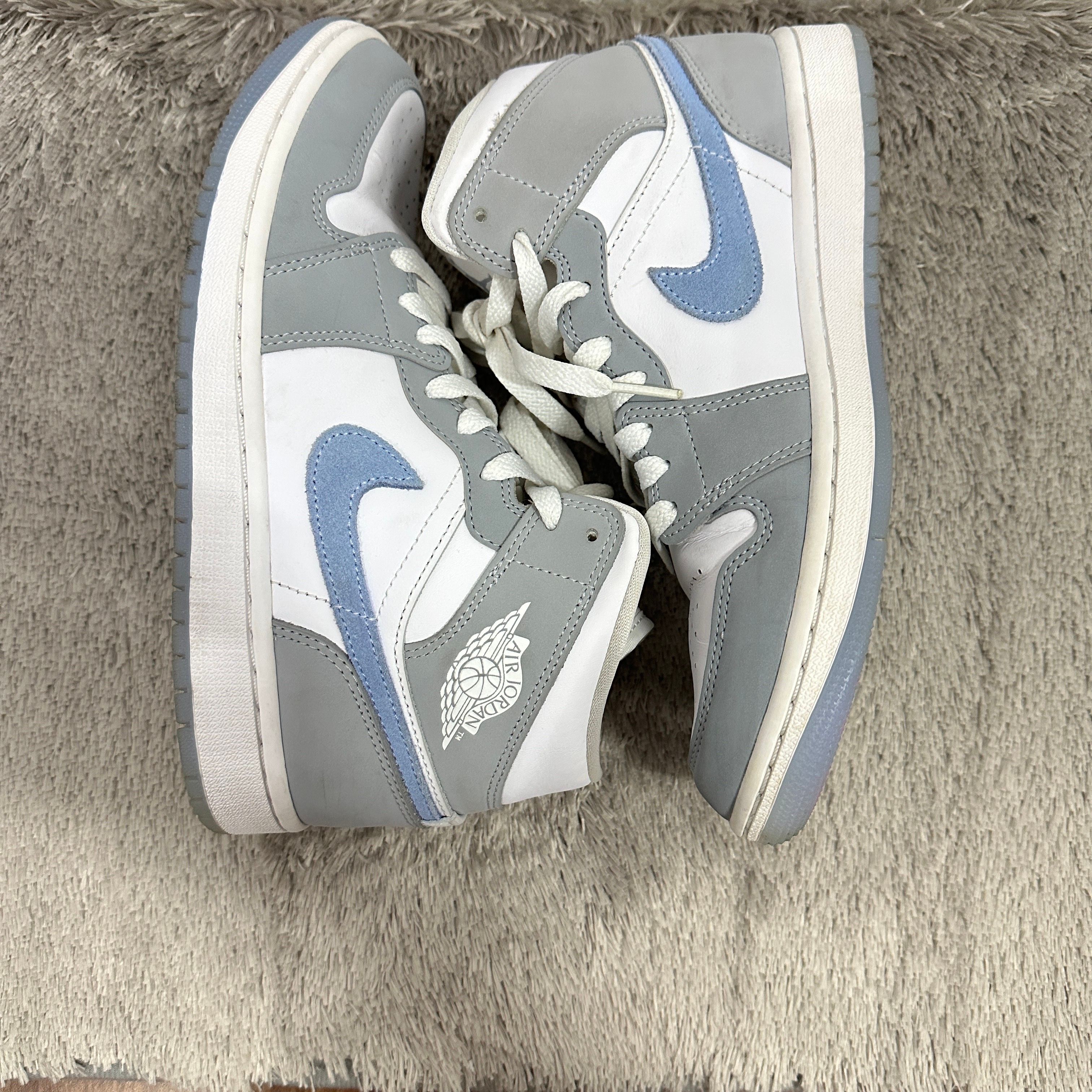 Nike Women's Air Jordan 1 Mid "Wolf Grey"