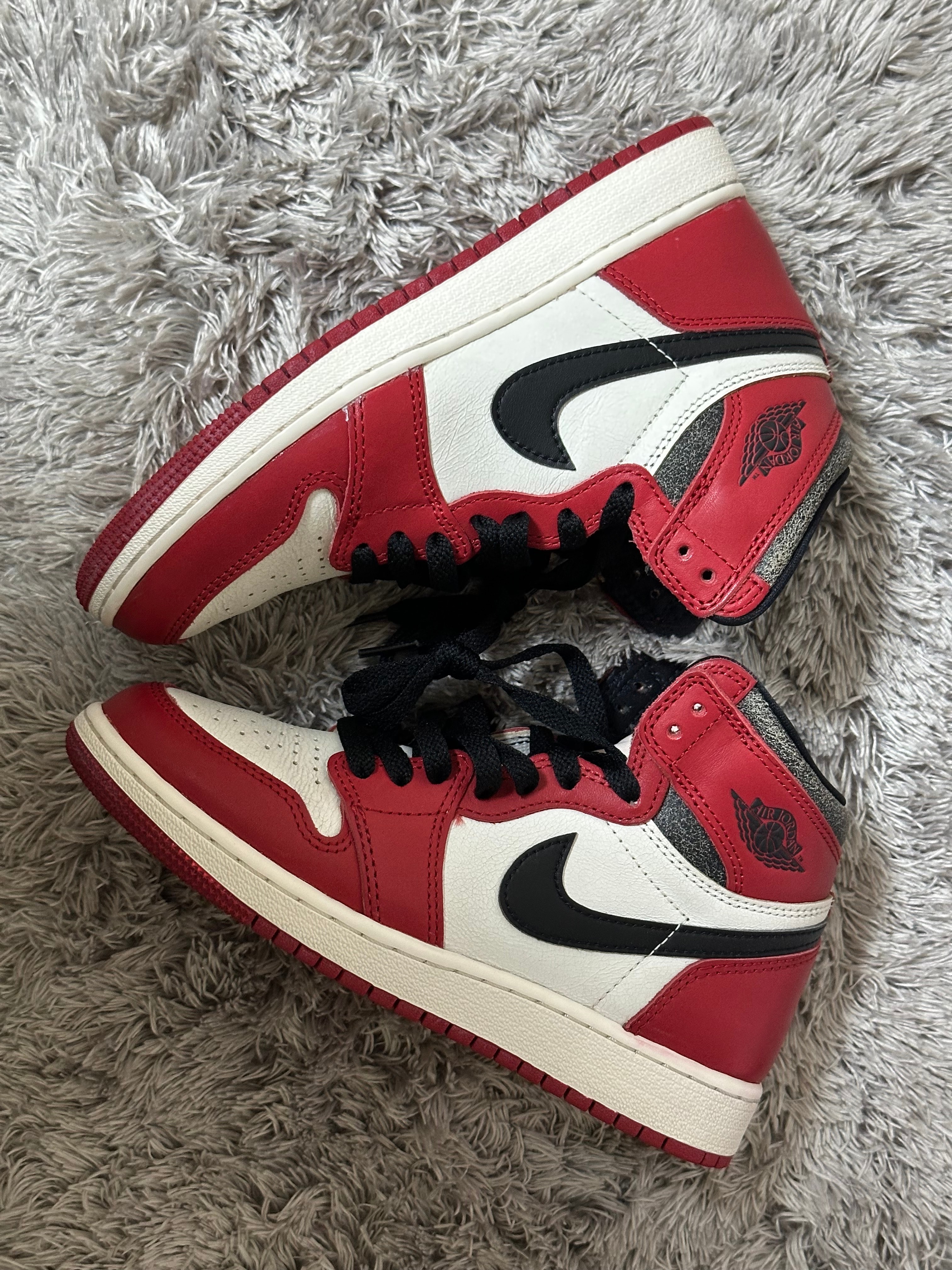 Nike GS Air Jordan 1 High OG "Lost & Found/Chicago"