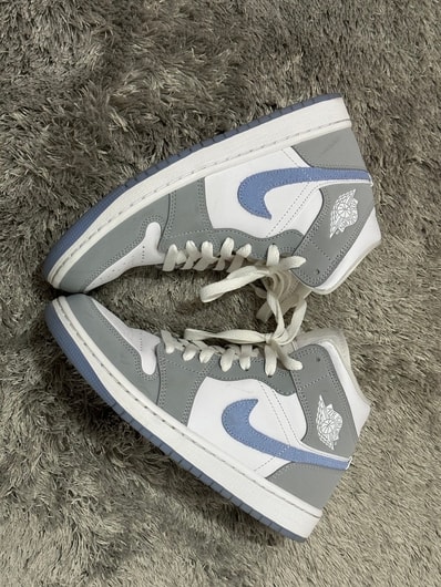 Nike Women's Air Jordan 1 Mid "Wolf Grey"