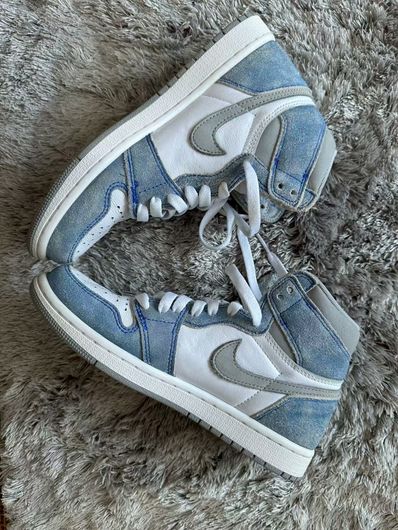 Nike Air Jordan 1 High OG "Hyper Royal"