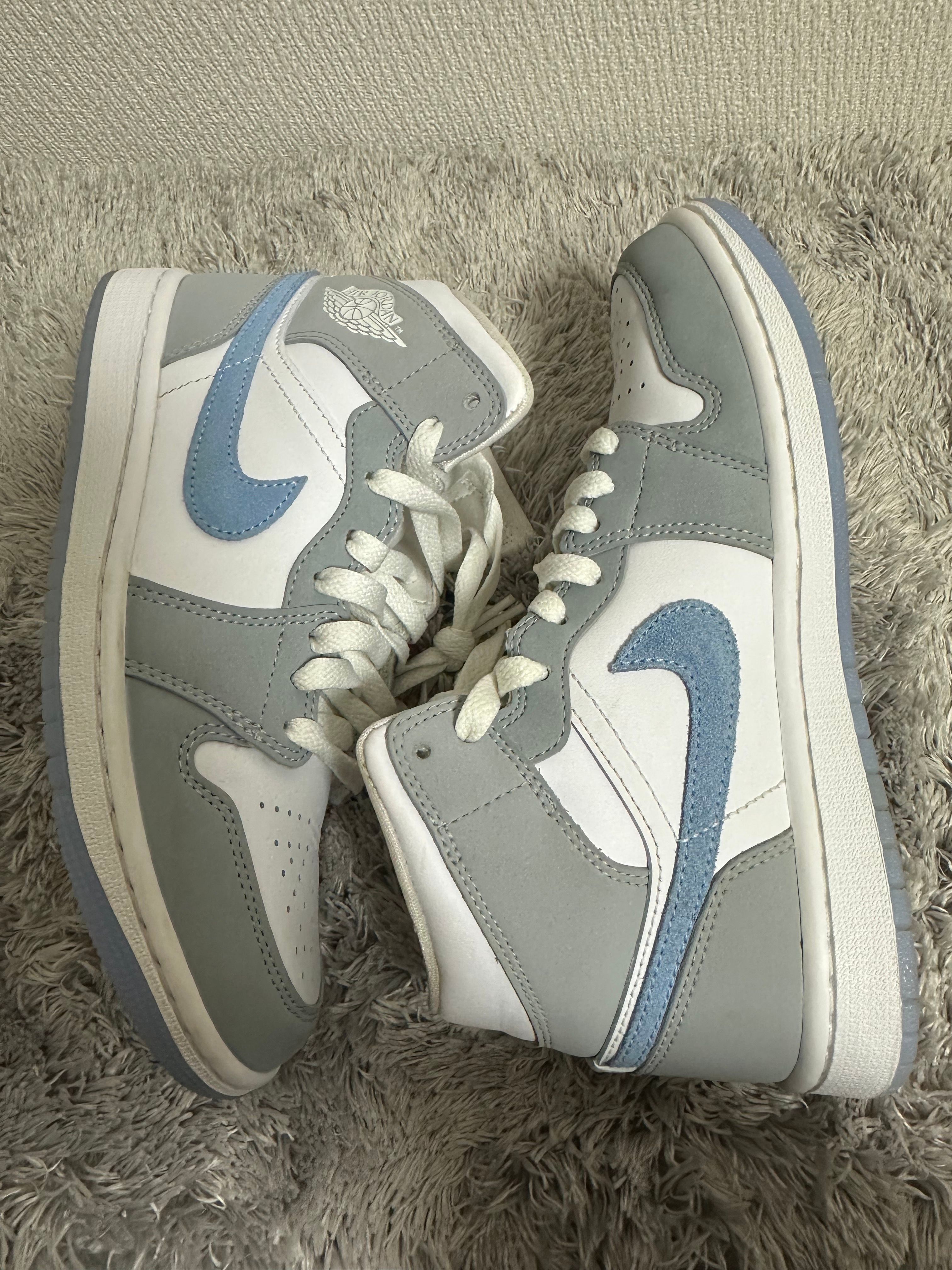 Nike Women's Air Jordan 1 Mid "Wolf Grey"
