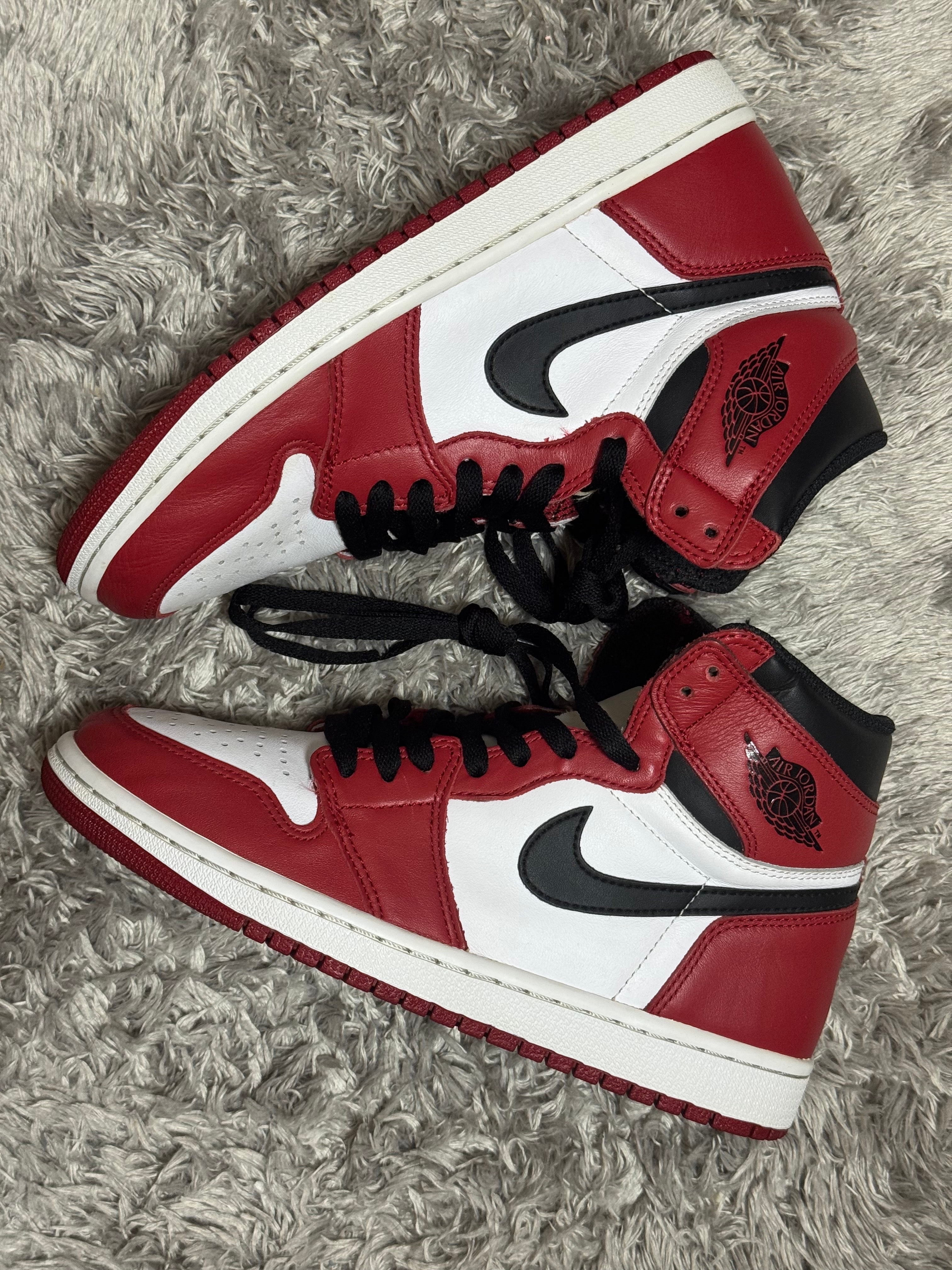 Nike Air Jordan 1 Retro High "Chicago" (2015)