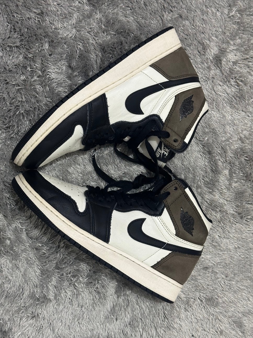Nike GS Air Jordan 1 High OG "Sail/Dark Mocha/Black"