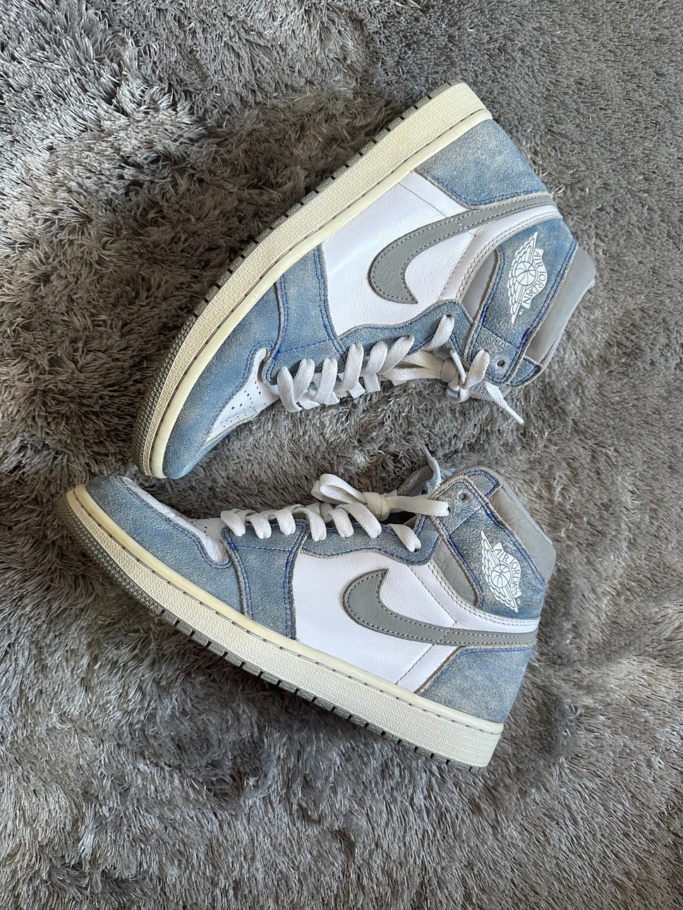 Nike Air Jordan 1 High OG "Hyper Royal"