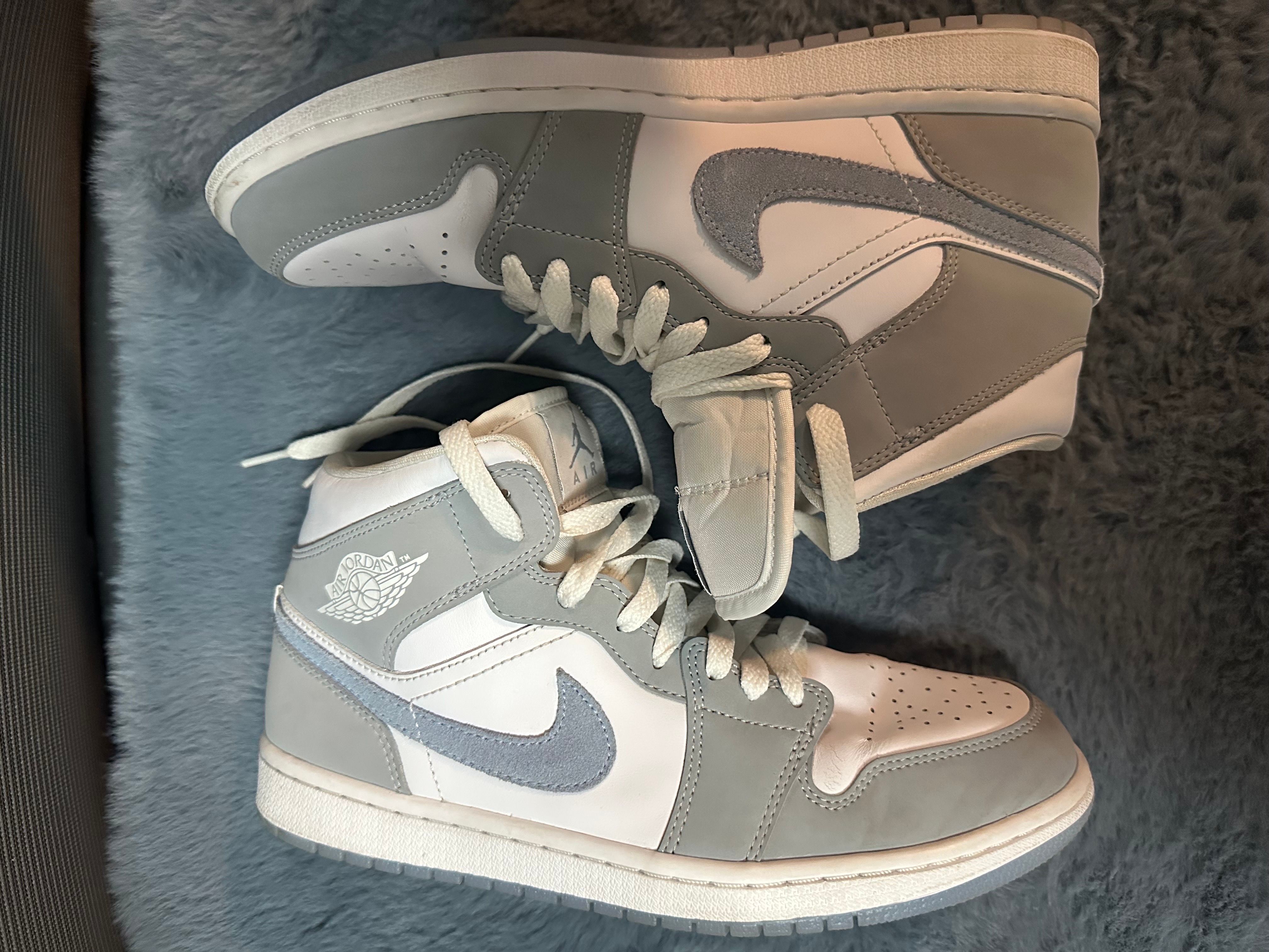 Nike Women's Air Jordan 1 Mid "Wolf Grey"