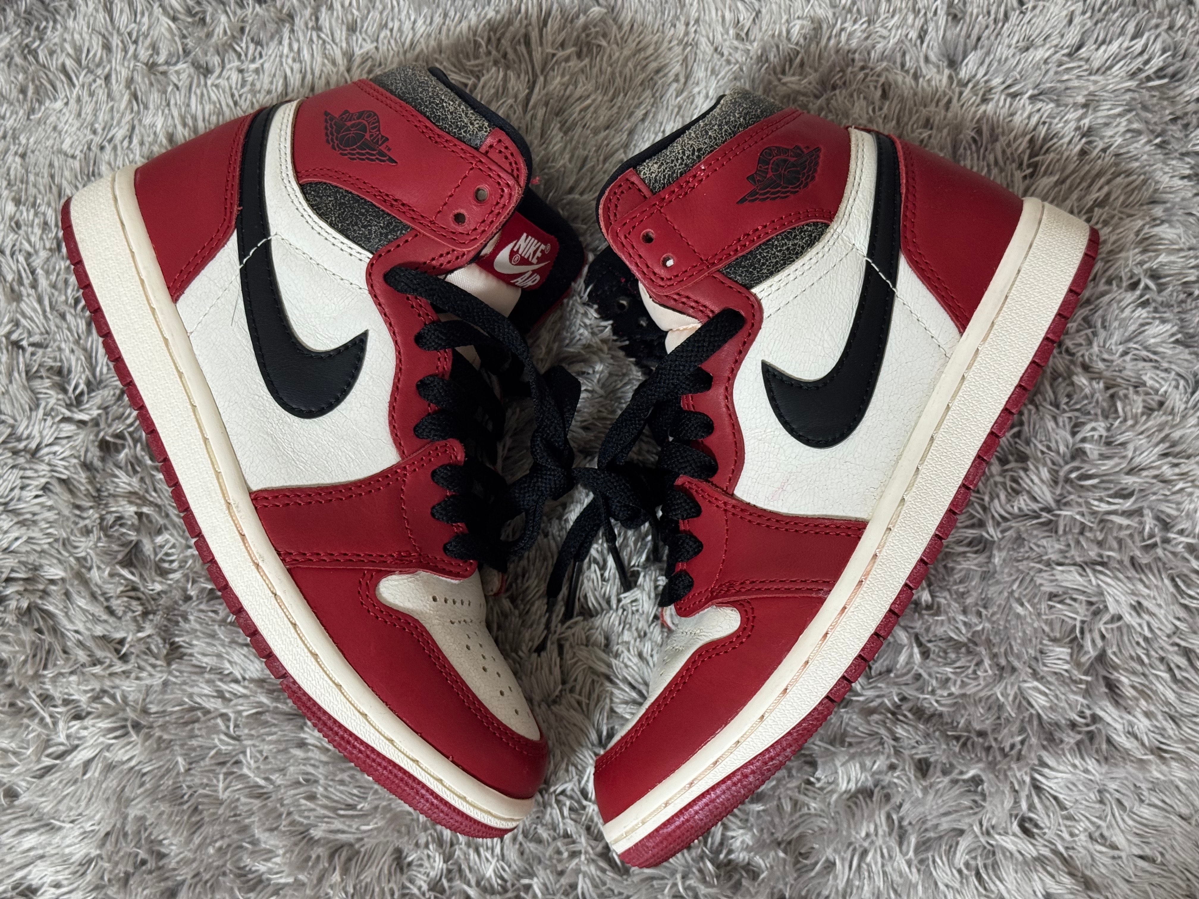 Nike Air Jordan 1 High OG "Lost & Found/Chicago"