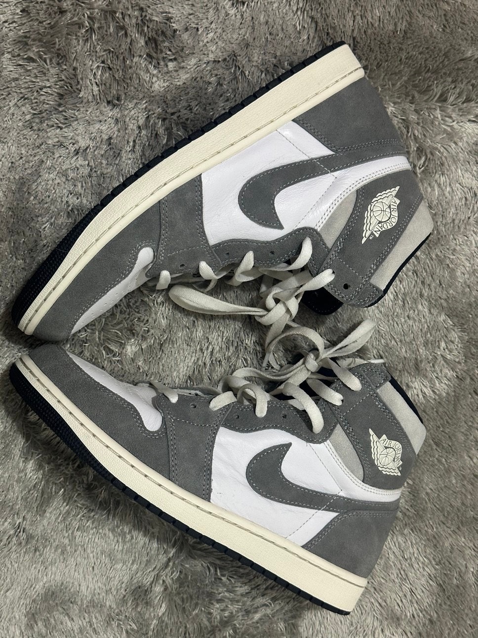 Nike Air Jordan 1 Retro High OG "Black and Smoke Grey"