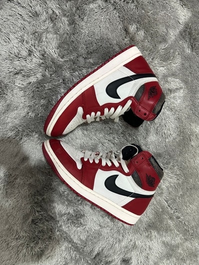 Nike Air Jordan 1 High OG "Lost & Found/Chicago"