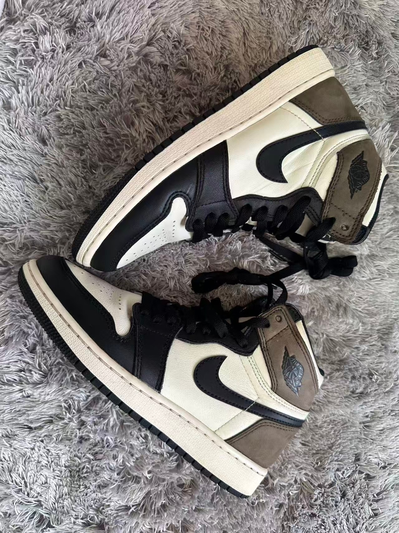 Nike GS Air Jordan 1 High OG "Sail/Dark Mocha/Black"