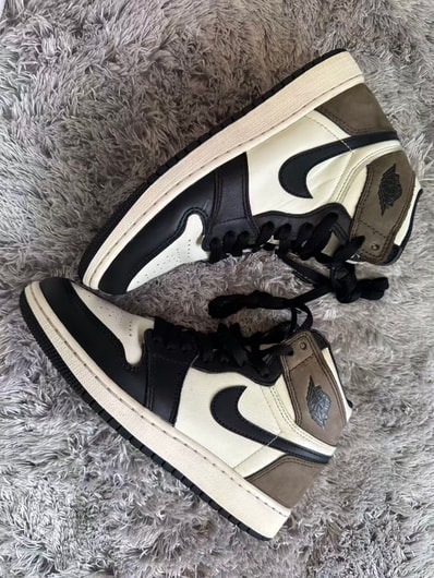 Nike GS Air Jordan 1 High OG "Sail/Dark Mocha/Black"
