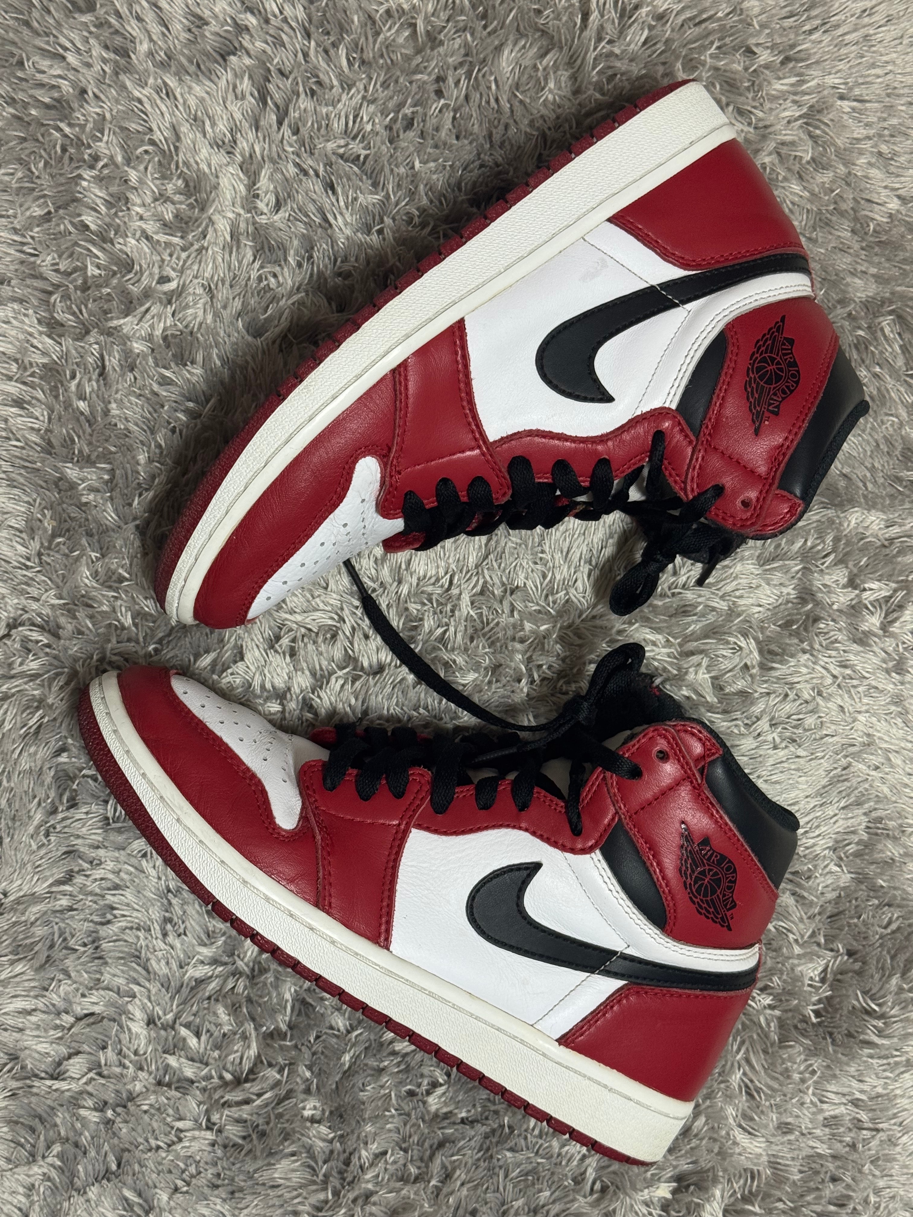 Nike Air Jordan 1 Retro High "Chicago" (2015)