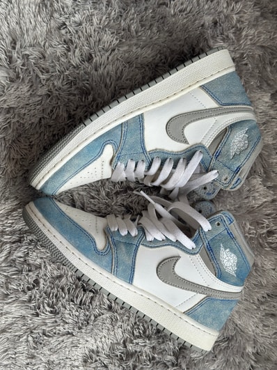 Nike GS Air Jordan 1 High OG "Hyper Royal"