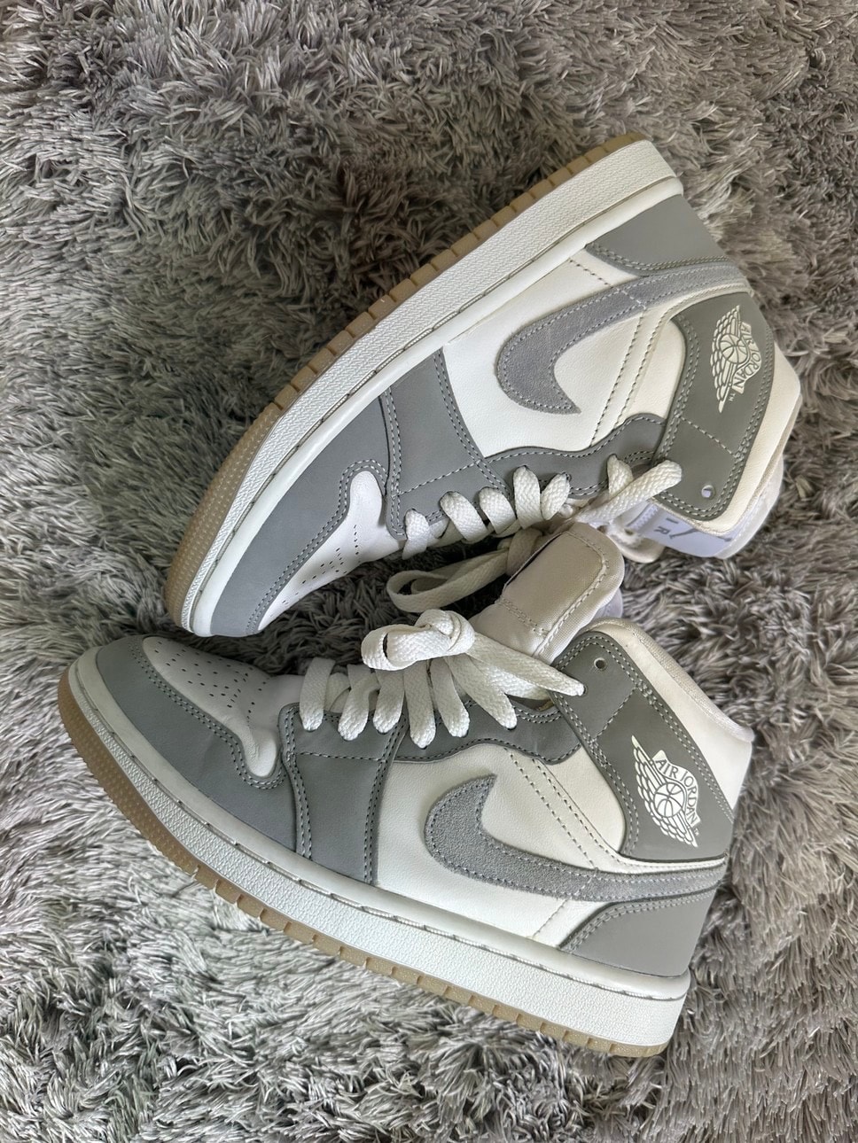 Nike Women's Air Jordan 1 Mid "Wolf Grey"