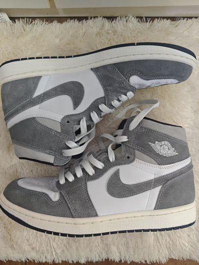 Nike Air Jordan 1 Retro High OG "Black and Smoke Grey"