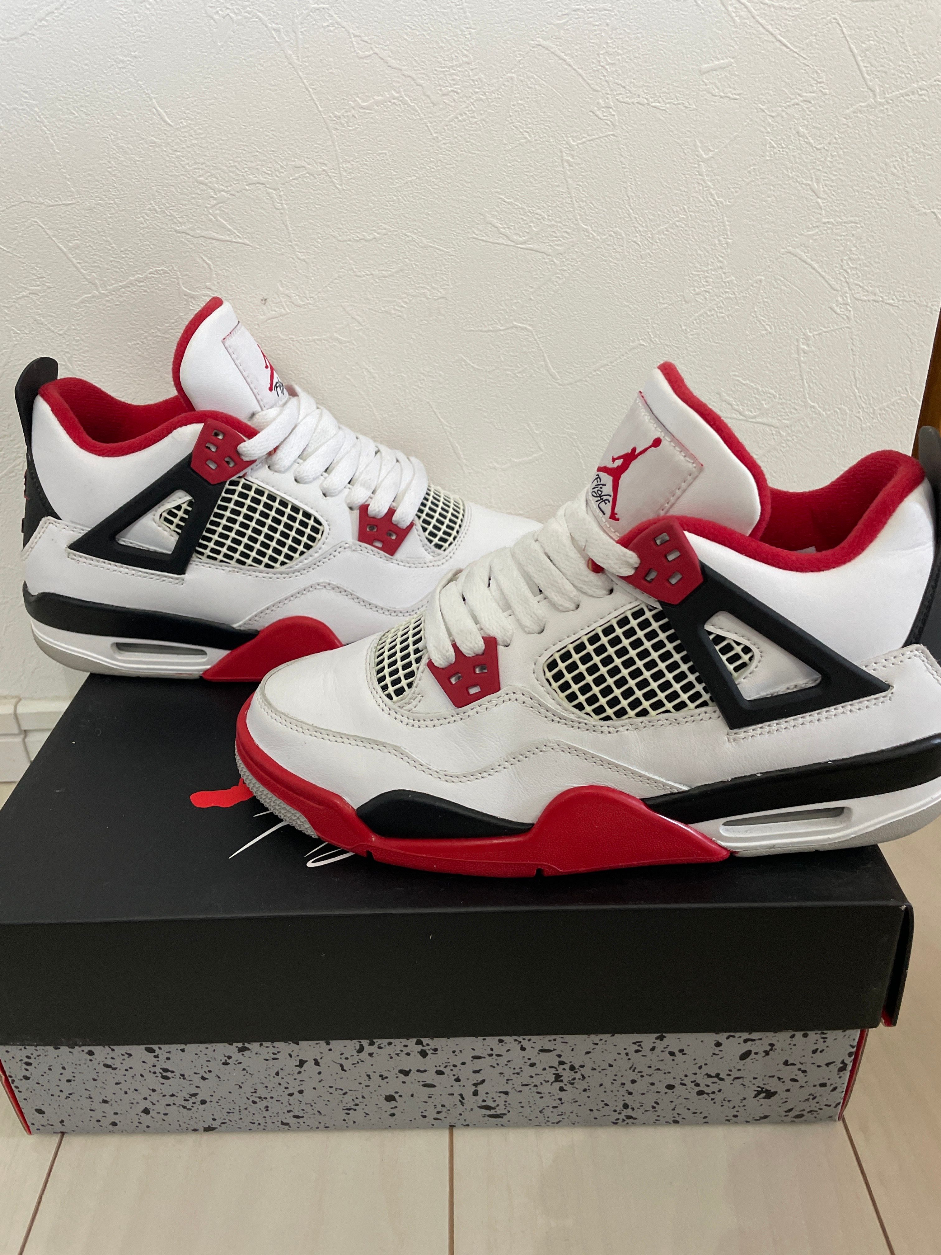 Nike GS Air Jordan 4 OG "Fire Red"