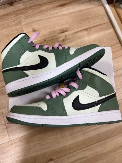 NIKE Women's AIR JORDAN 1 MID SE "DUTCH GREEN"