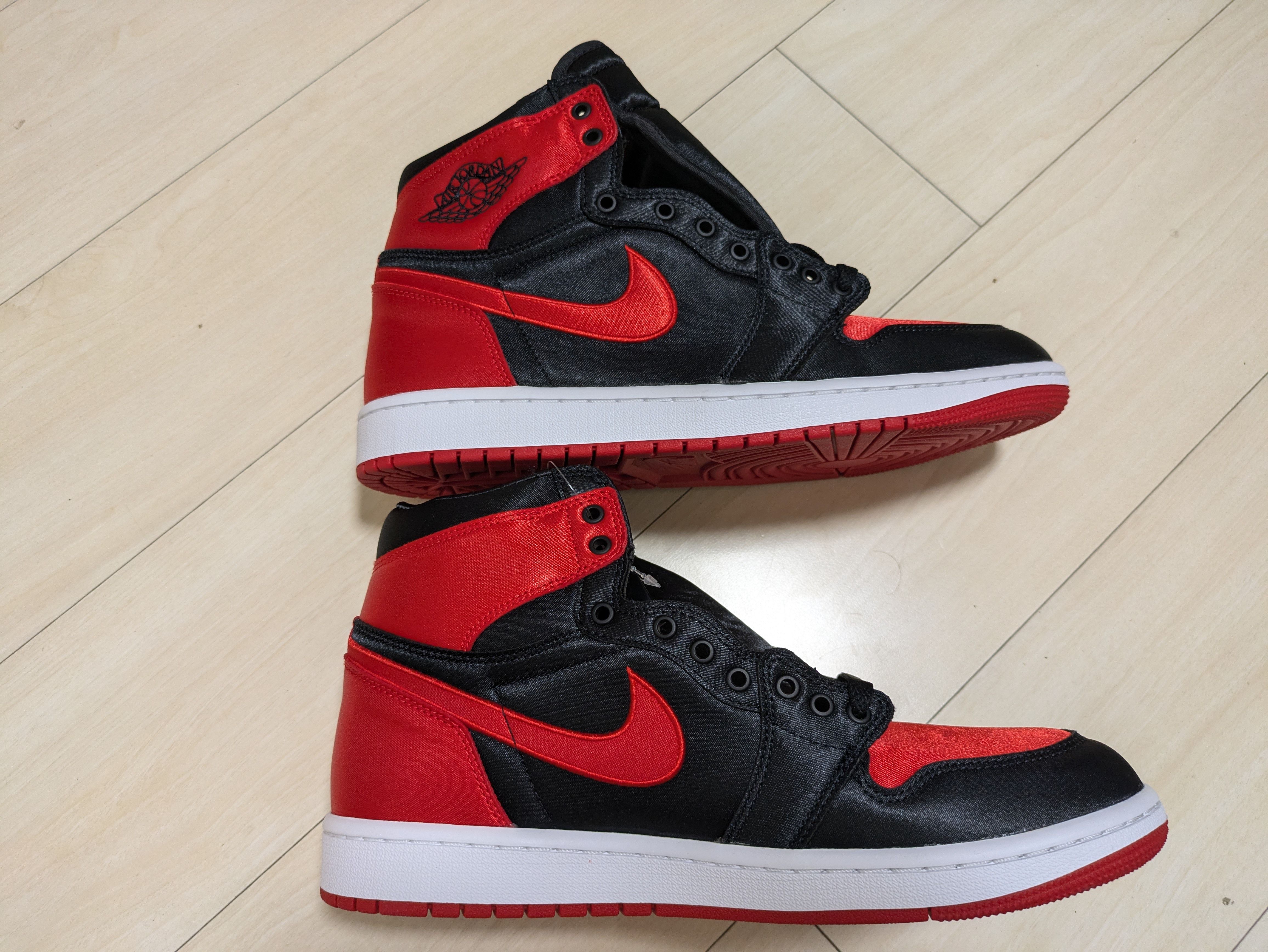 Nike Women's Air Jordan 1 Retro High OG "Satin Bred"