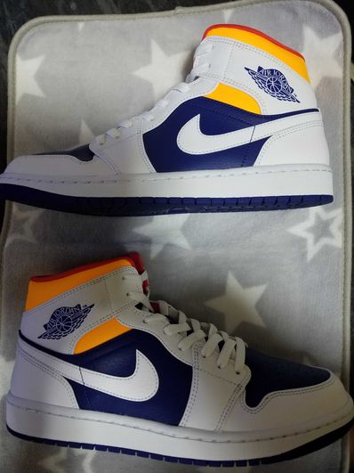 NIKE AIR JORDAN 1 MID "WHITE/NAVY/YELLOW"