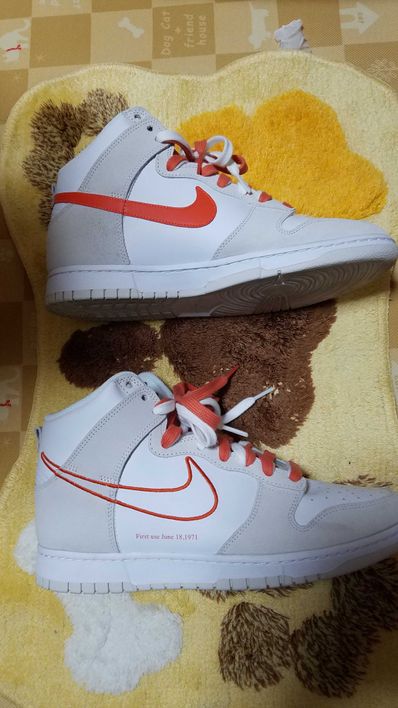 NIKE Women's DUNK HIGH SE FIRST USE "WHITE/ORANGE"
