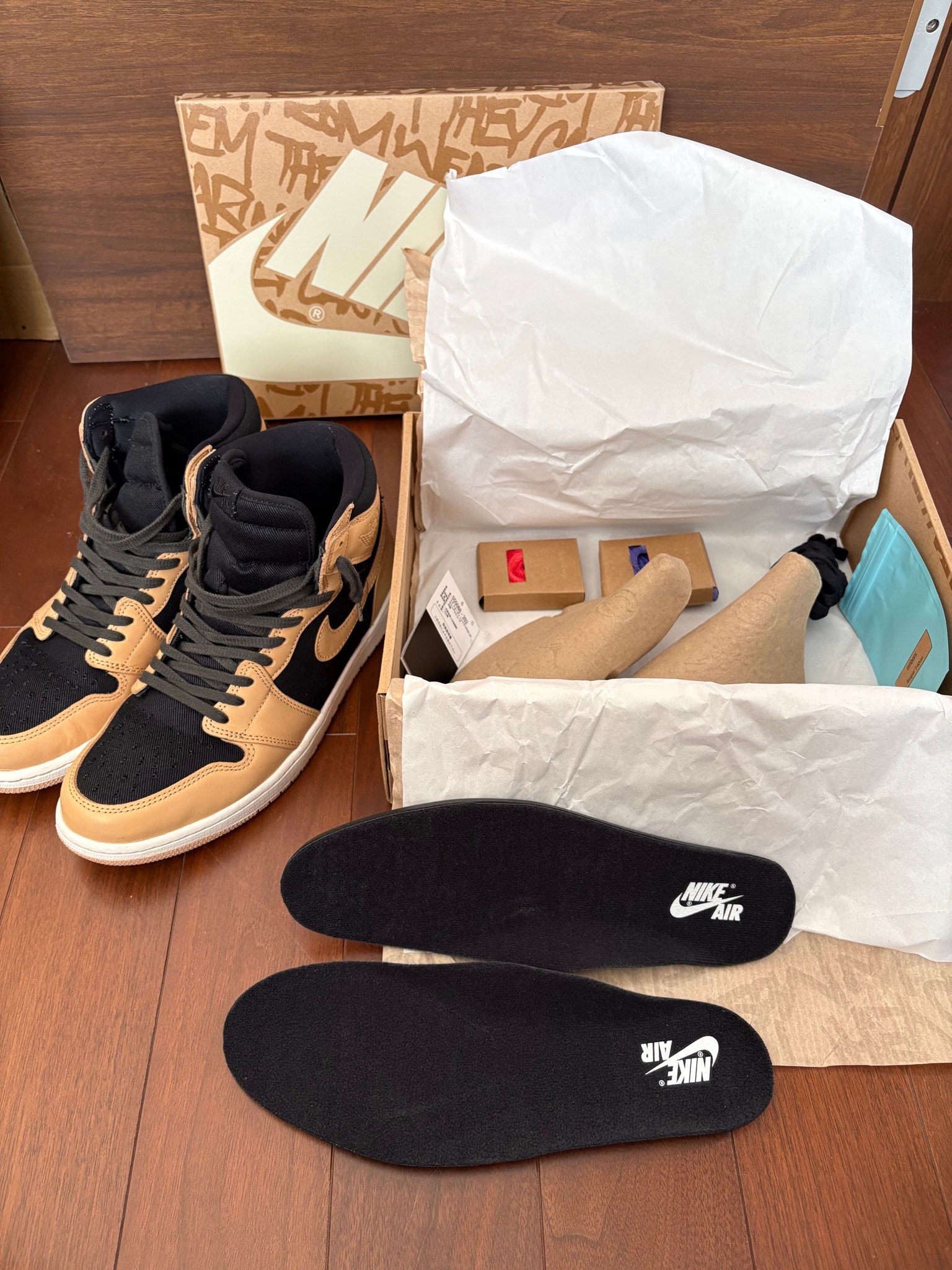 Nike Air Jordan 1 Retro High OG "Vachetta Tan"