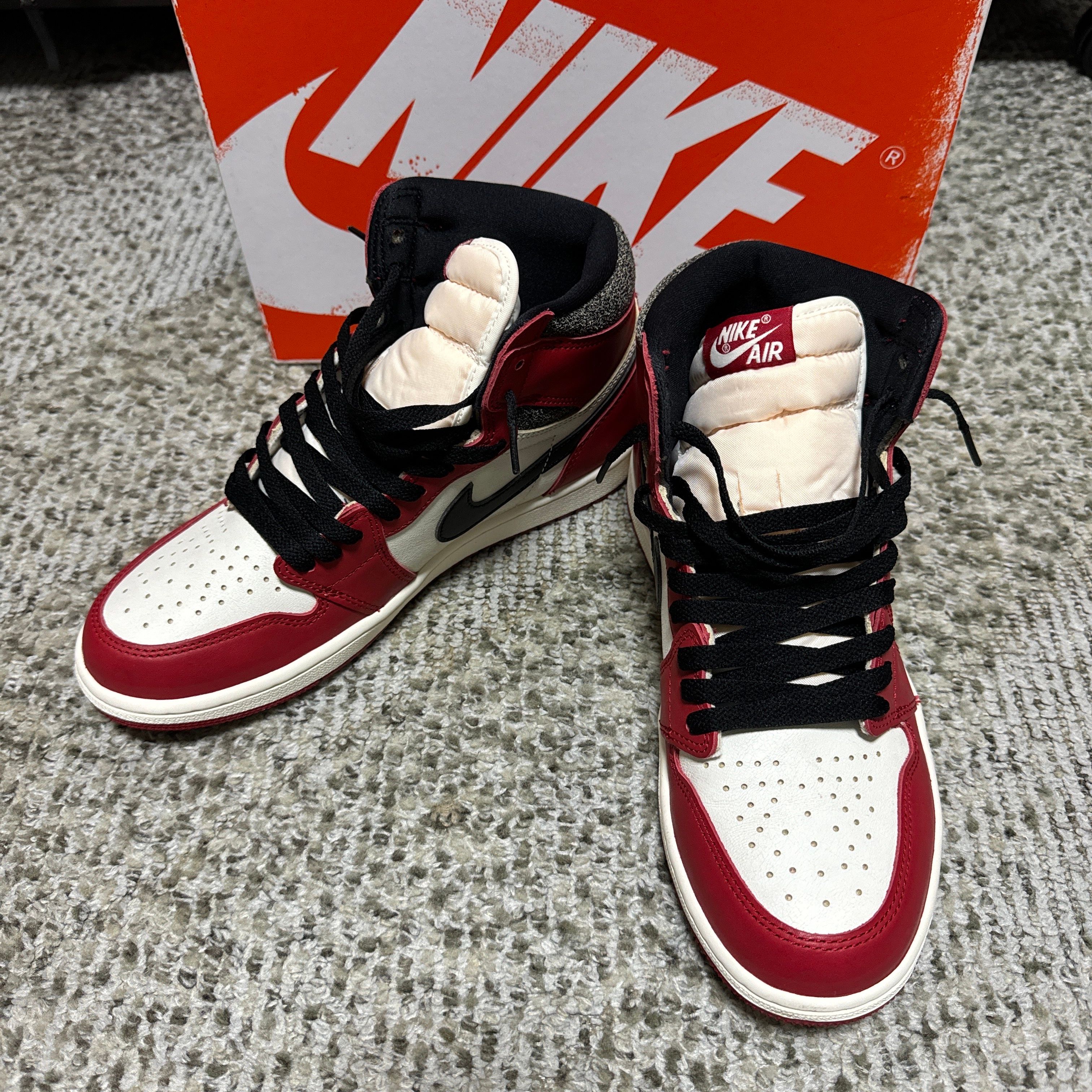 Nike Air Jordan 1 High OG "Lost & Found/Chicago"