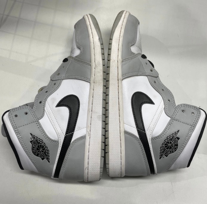 Nike Air Jordan 1 Mid "Light Smoke Grey/White/Black"
