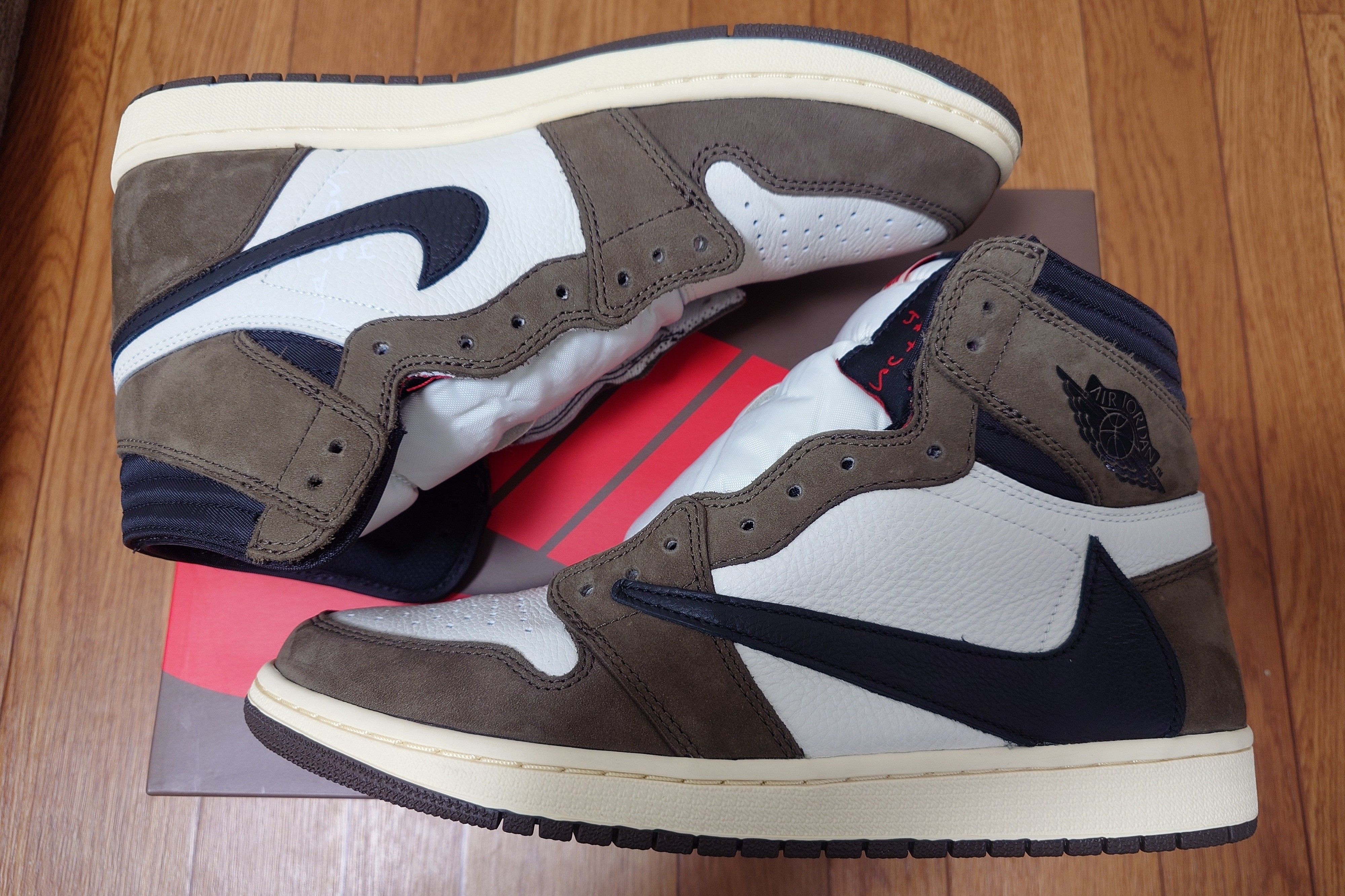 Travis Scott × Nike Air Jordan 1 Retro High OG TS SP "Sail/Dark Mocha"