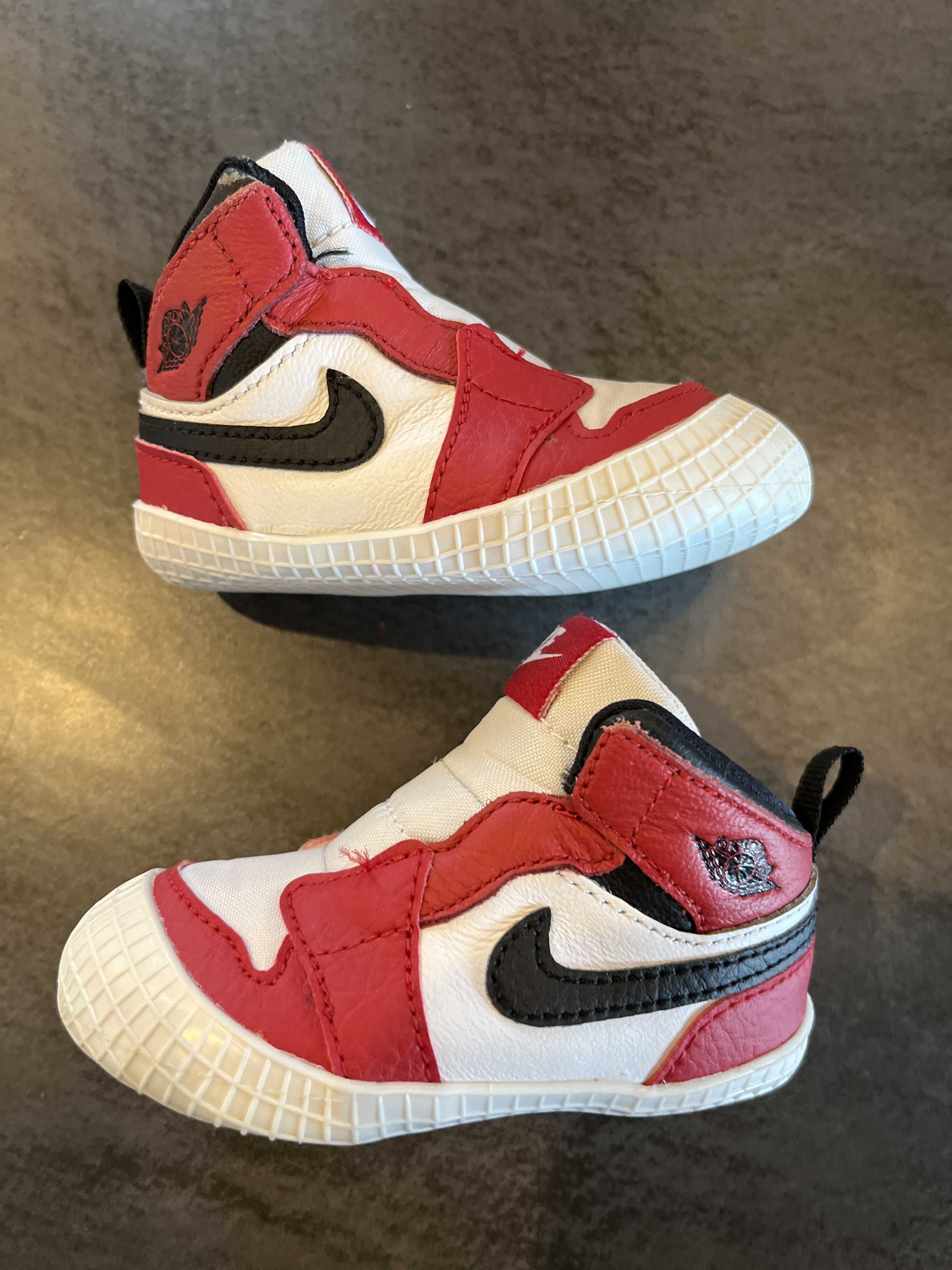 Nike Air Jordan 1 Crib Bootie "Bred"