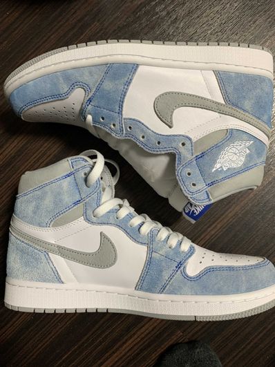 Nike Air Jordan 1 High OG "Hyper Royal"