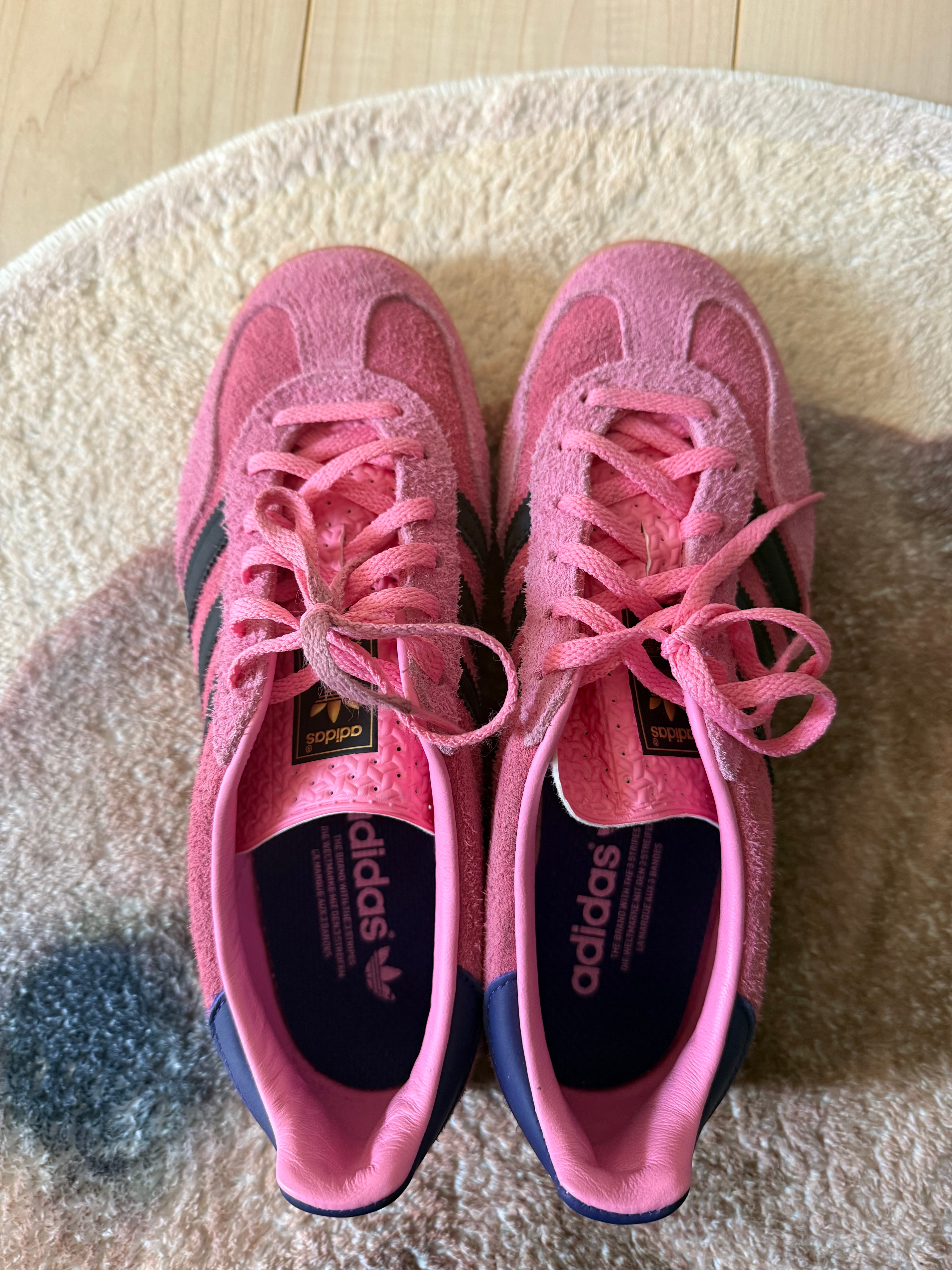 アディダス ウィメンズ ガゼル インドア "ブリスピンク/コアブラック/カレッジエイトパープル"