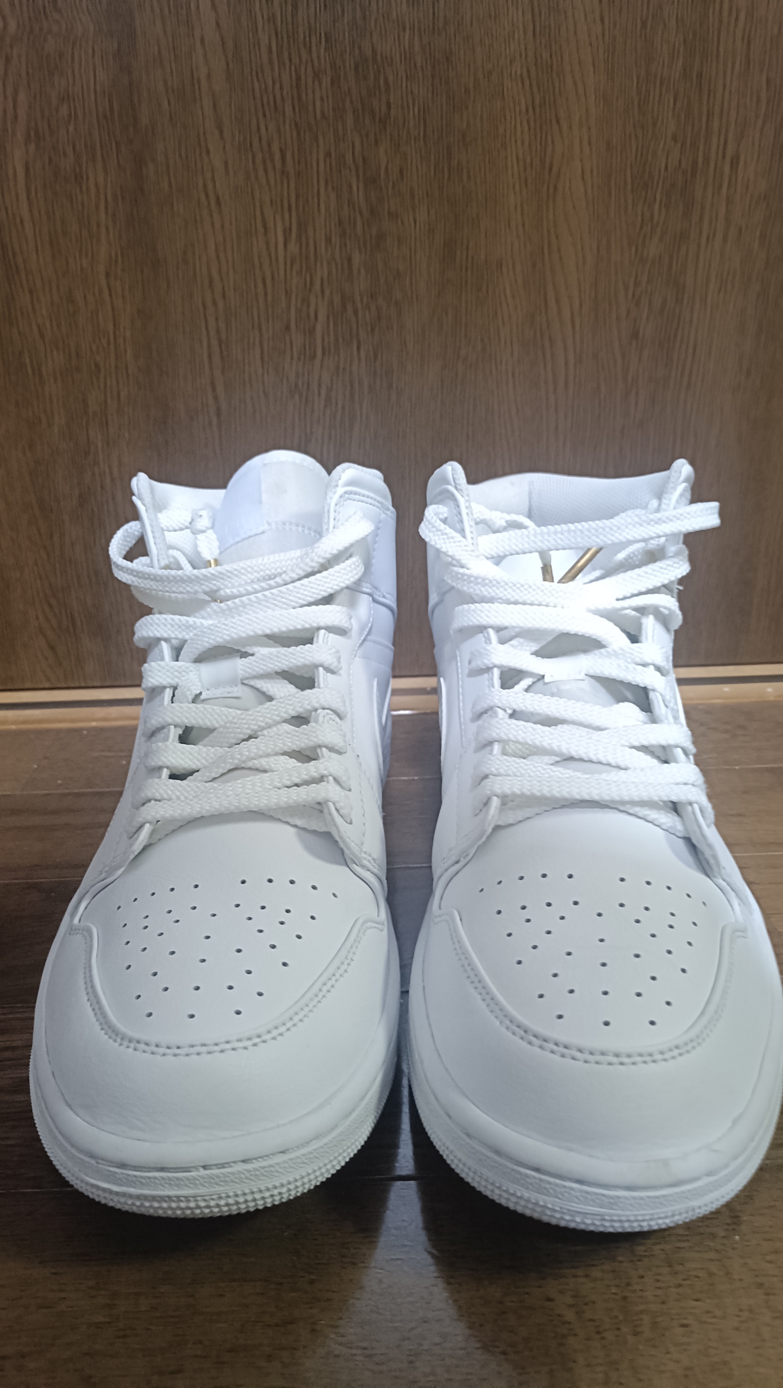 Nike Air Jordan 1 Mid "Triple White"