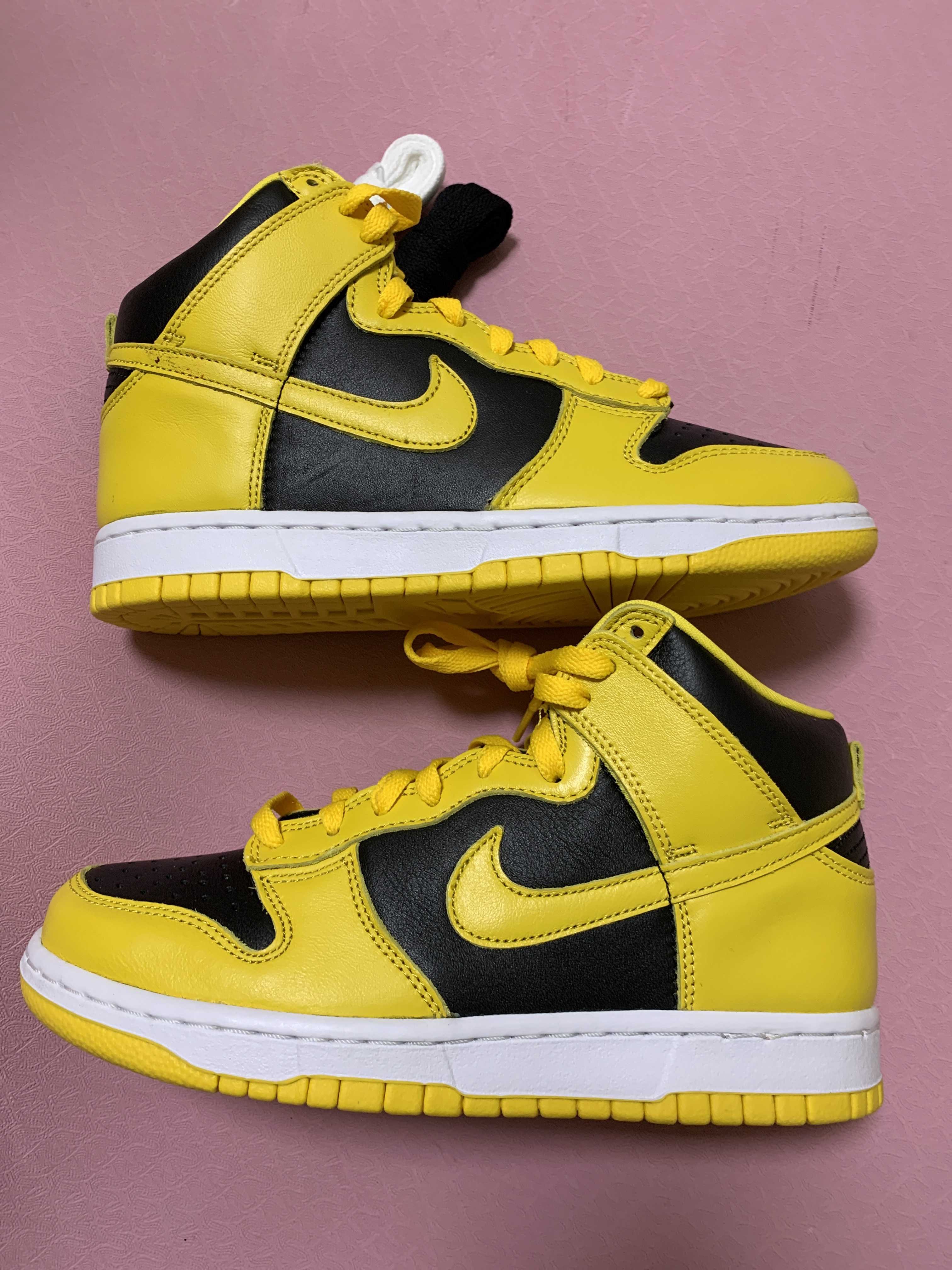 Nike Dunk High "Black/Varsity Maize"