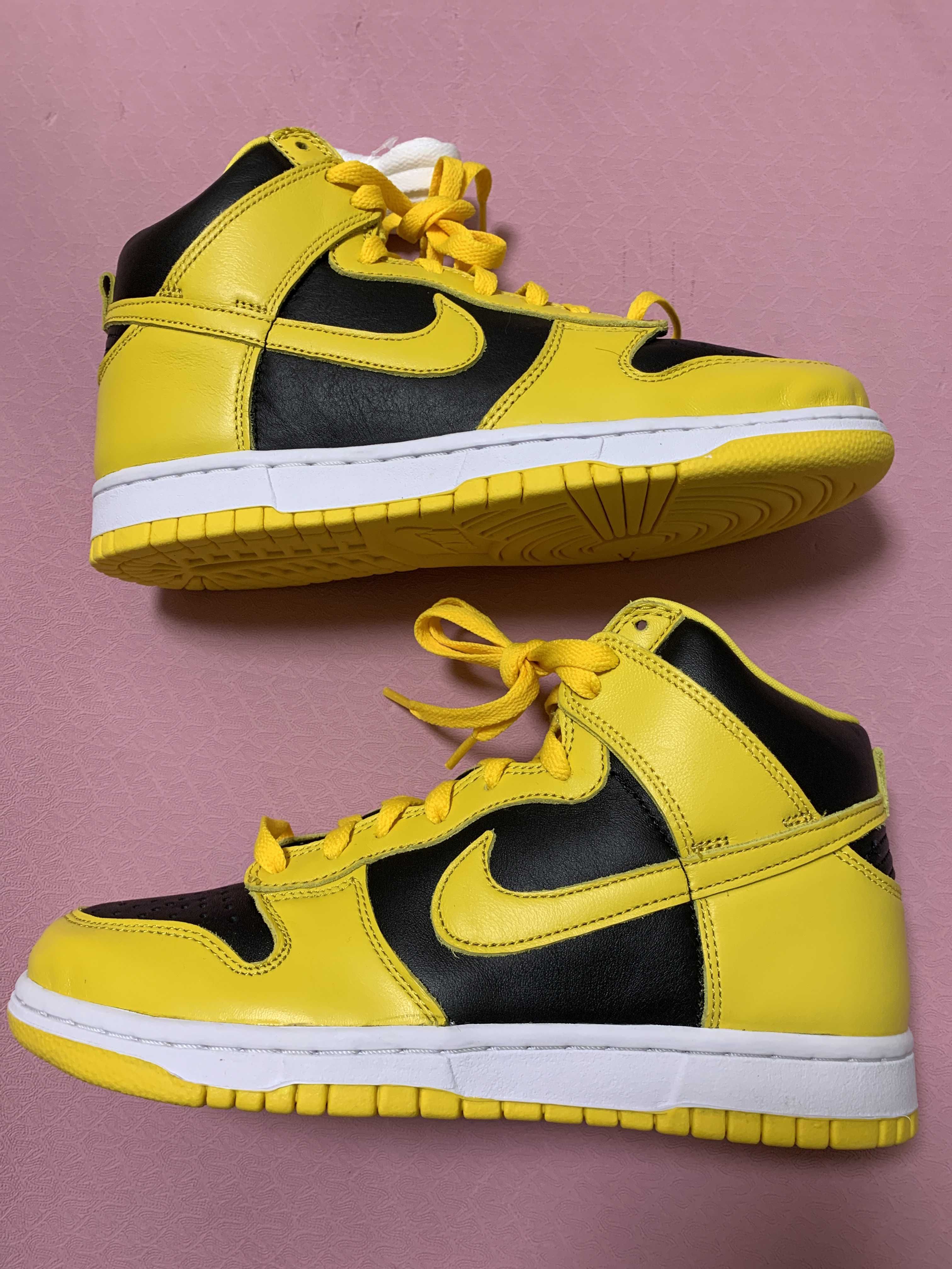Nike Dunk High "Black/Varsity Maize"