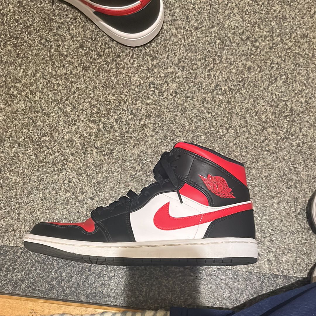 Nike Air Jordan 1 Mid "Black/Gym Red/White"