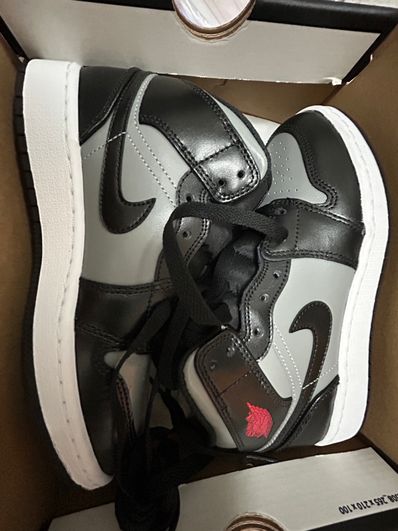 Nike GS Air Jordan 1 Mid "Shadow"