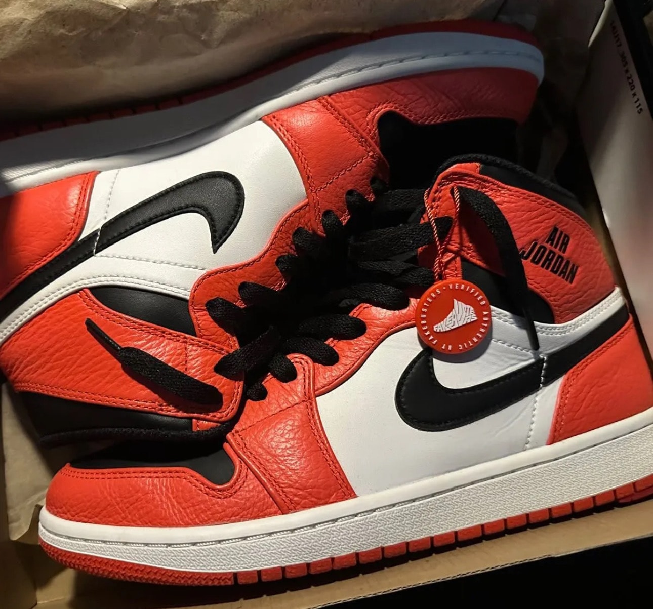 ナイキ エアジョーダン1 レトロ ハイ 