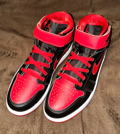 Nike Air Jordan 1 HI FlyEase "Black/White/Fire Red"