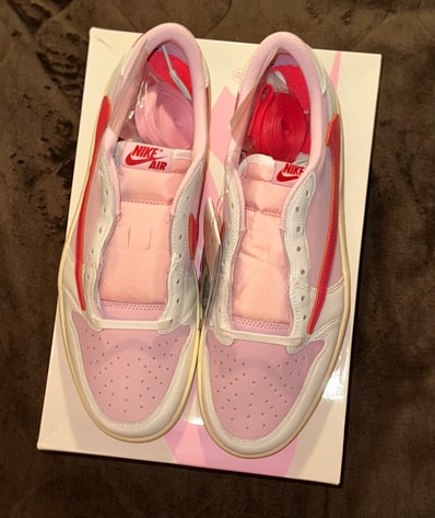 Travis Scott × Nike Air Jordan 1 Retro Low OG "Sail/Tropical Pink"