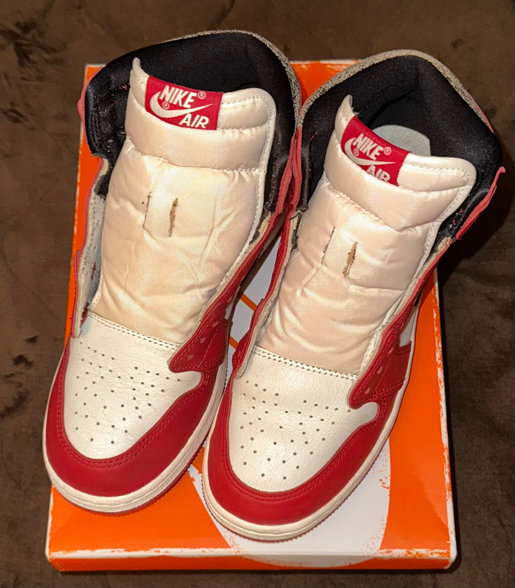Nike GS Air Jordan 1 High OG "Lost & Found/Chicago"