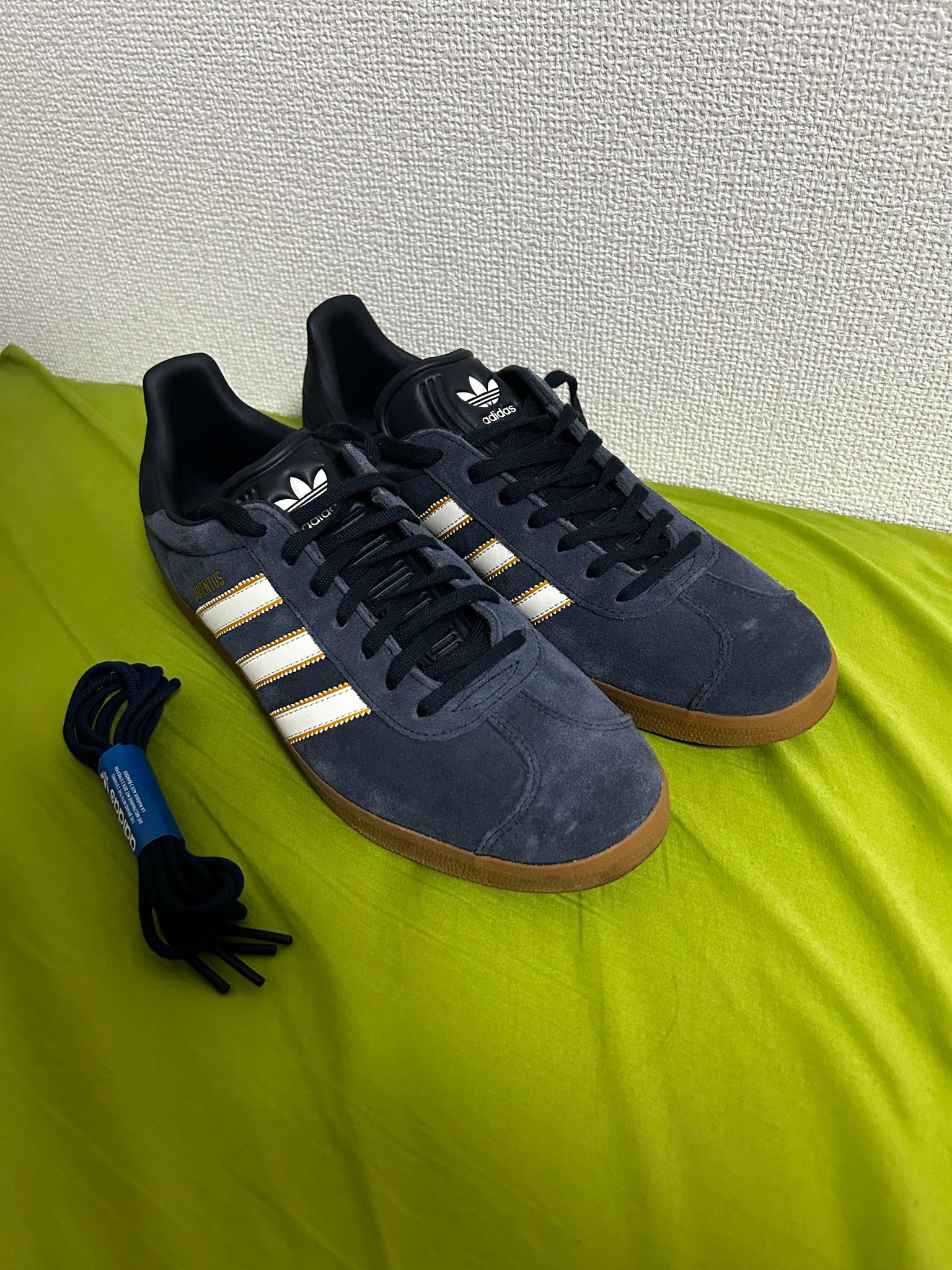 Juventus × adidas Gazelle Terrace Icons "Legend Ink/Off White/Dark Football Gold"