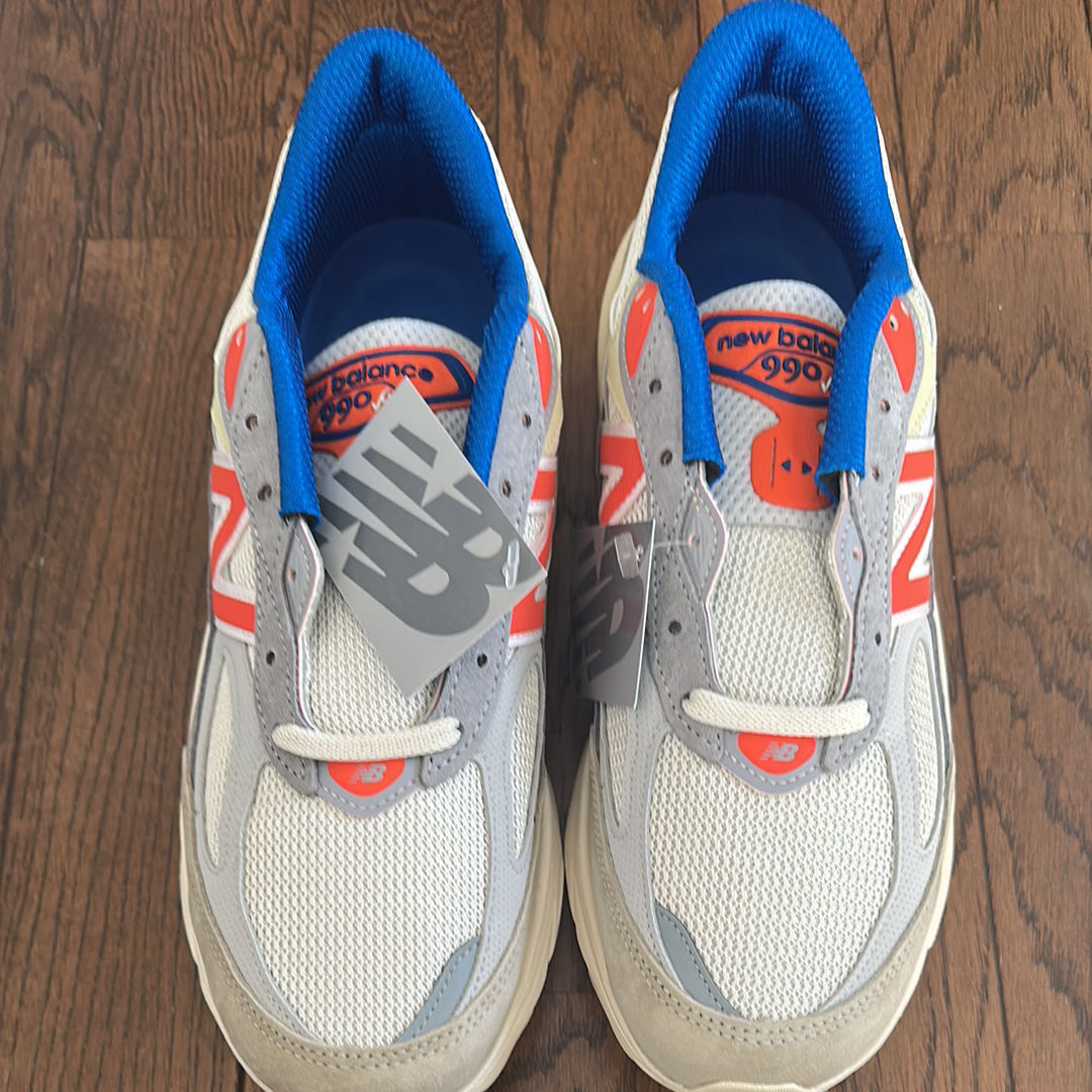 KITH × New Balance 990V6 Madison Square Garden "Sanddrift"