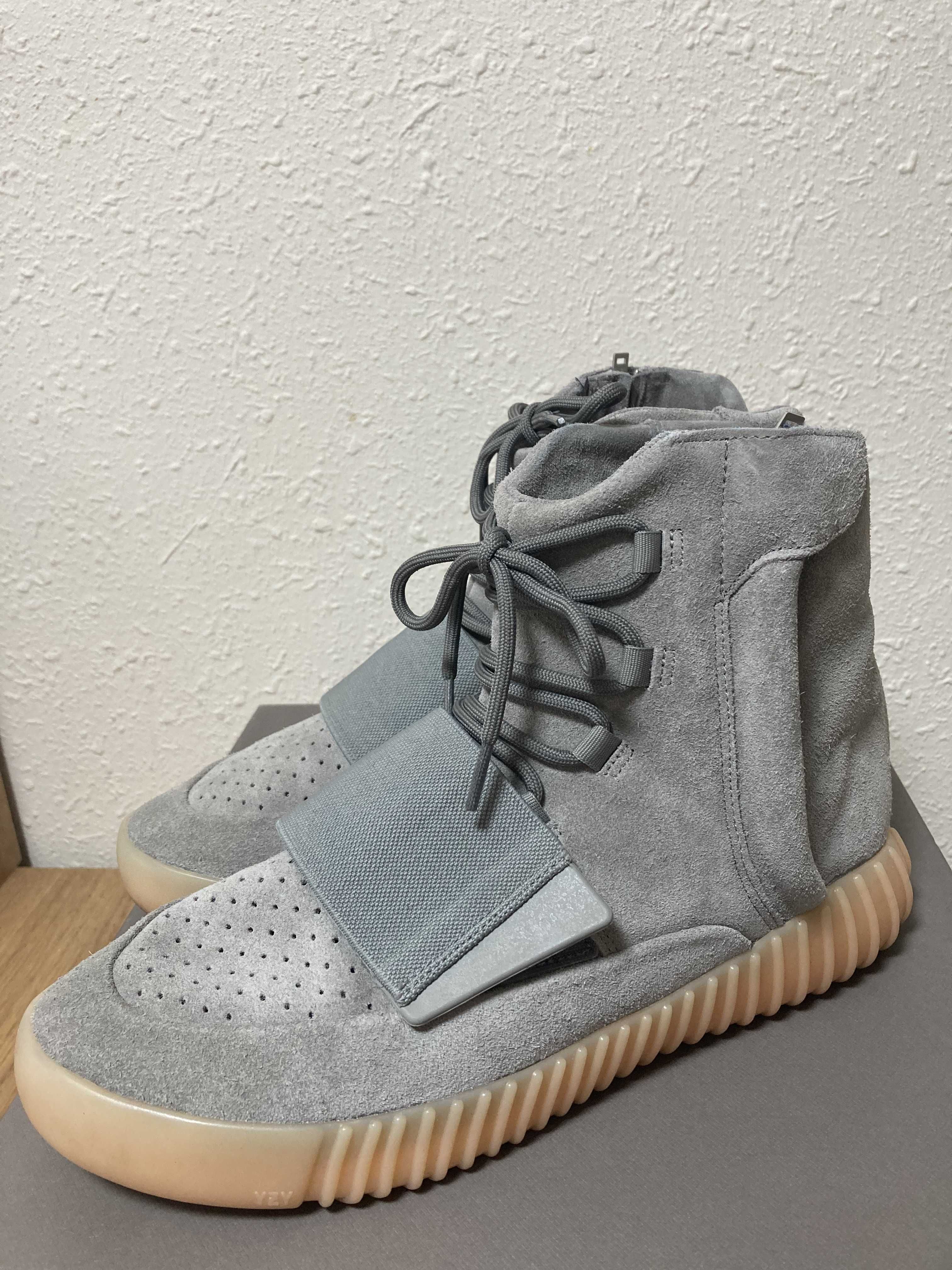 adidas Yeezy Boost 750 "Light Grey Glow In The Dark"