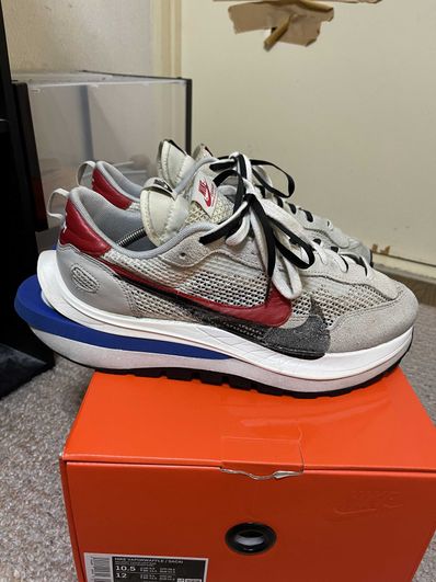 sacai × Nike Vapor Waffle "Royal Fuchsia"