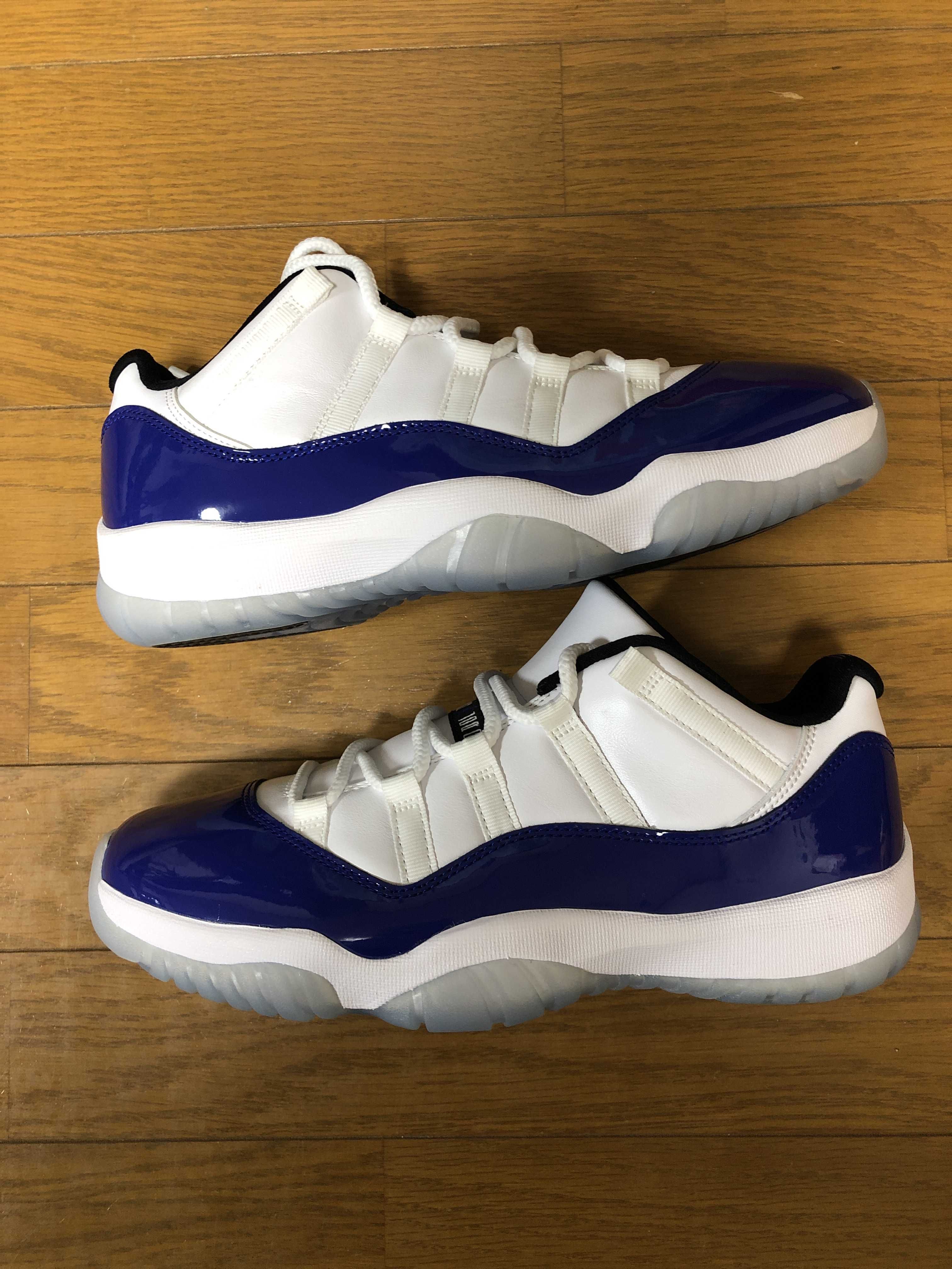  NIKE Women's AIR JORDAN 11 LOW "CONCORD SKETCH"