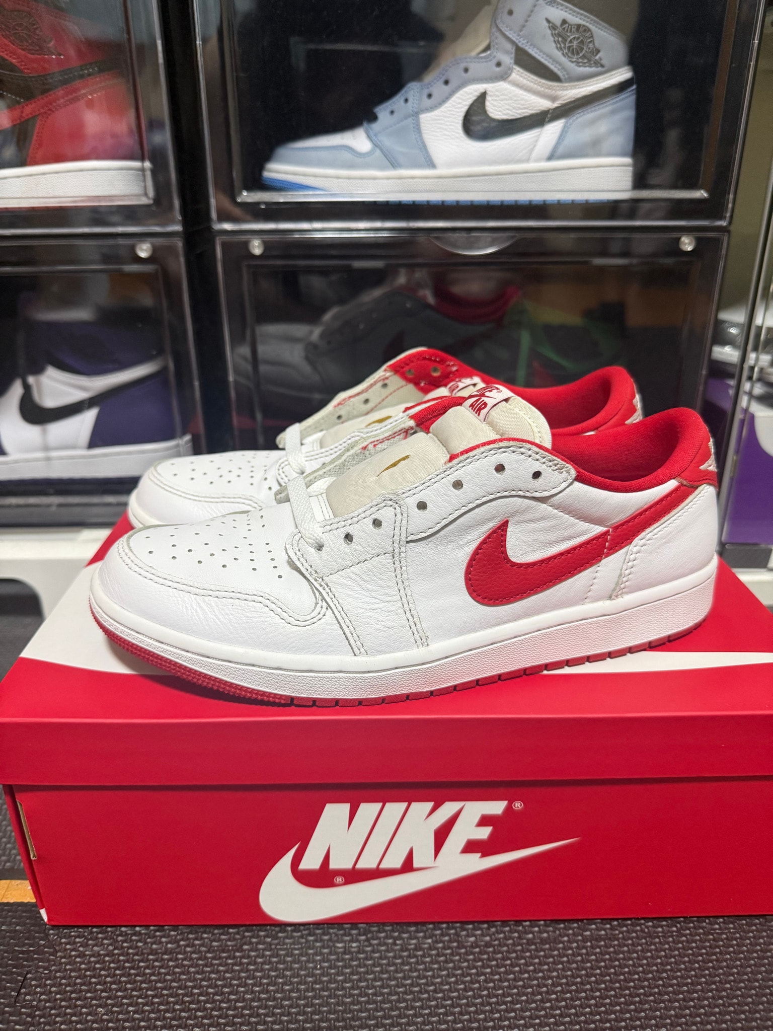Nike Air Jordan 1 Retro Low OG "White and University Red"