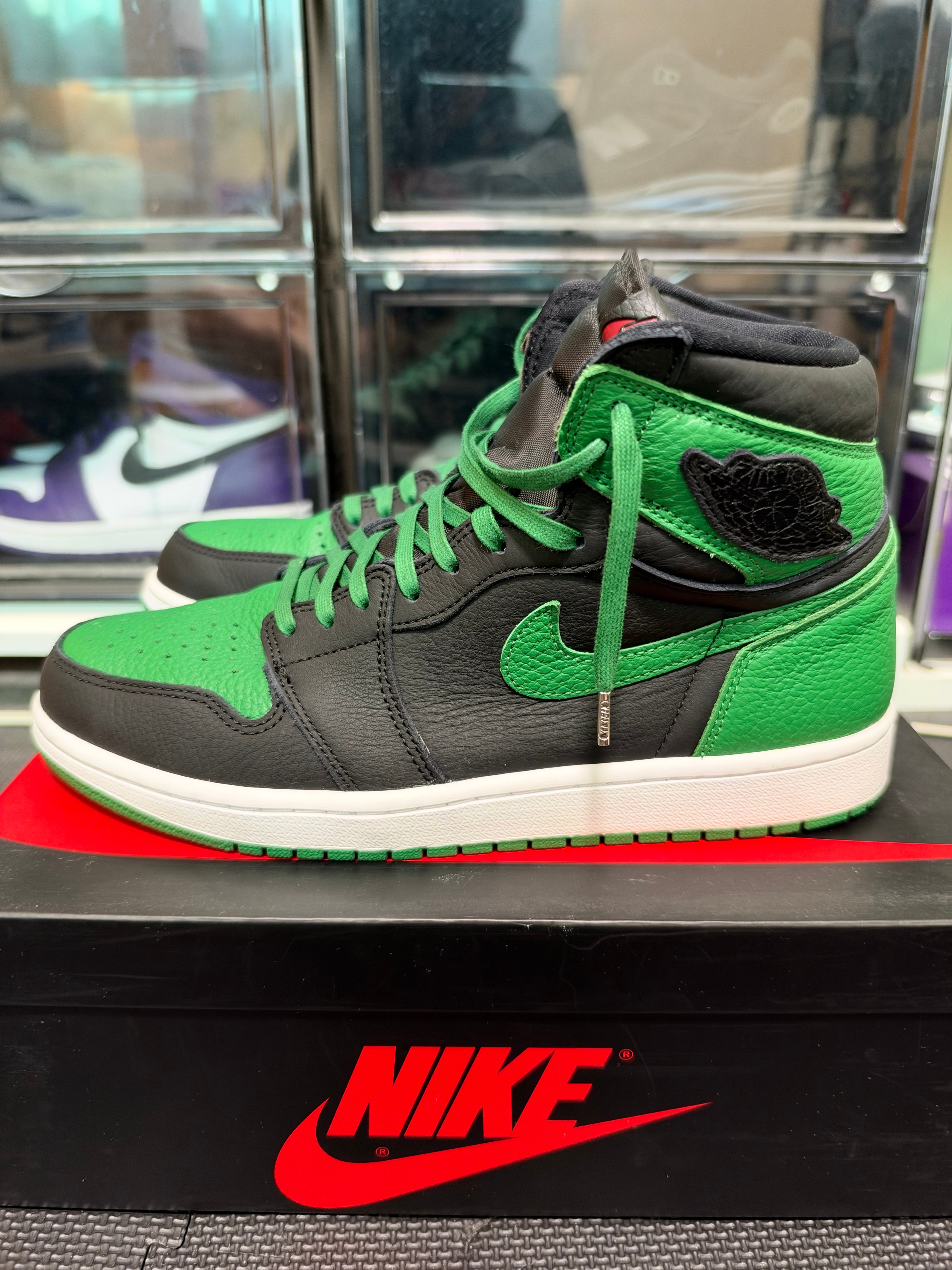 Nike Air Jordan 1 Retro High OG "Black/Pine Green" (2020)